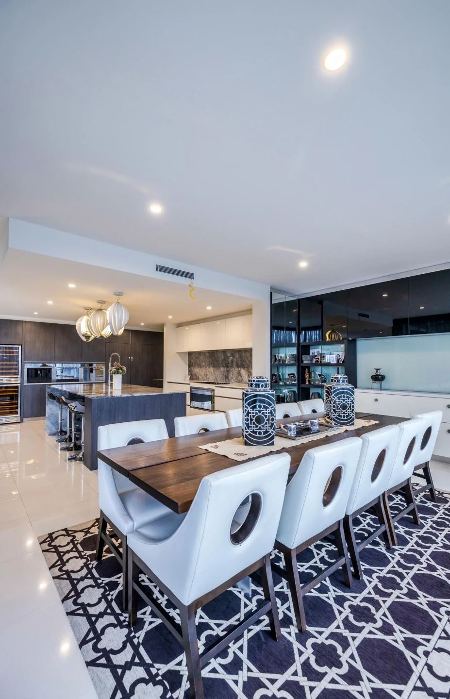 21 Andrea Avenue, Broadbeach Waters QLD 4218, Broadbeach Waters - Thumbnail 6