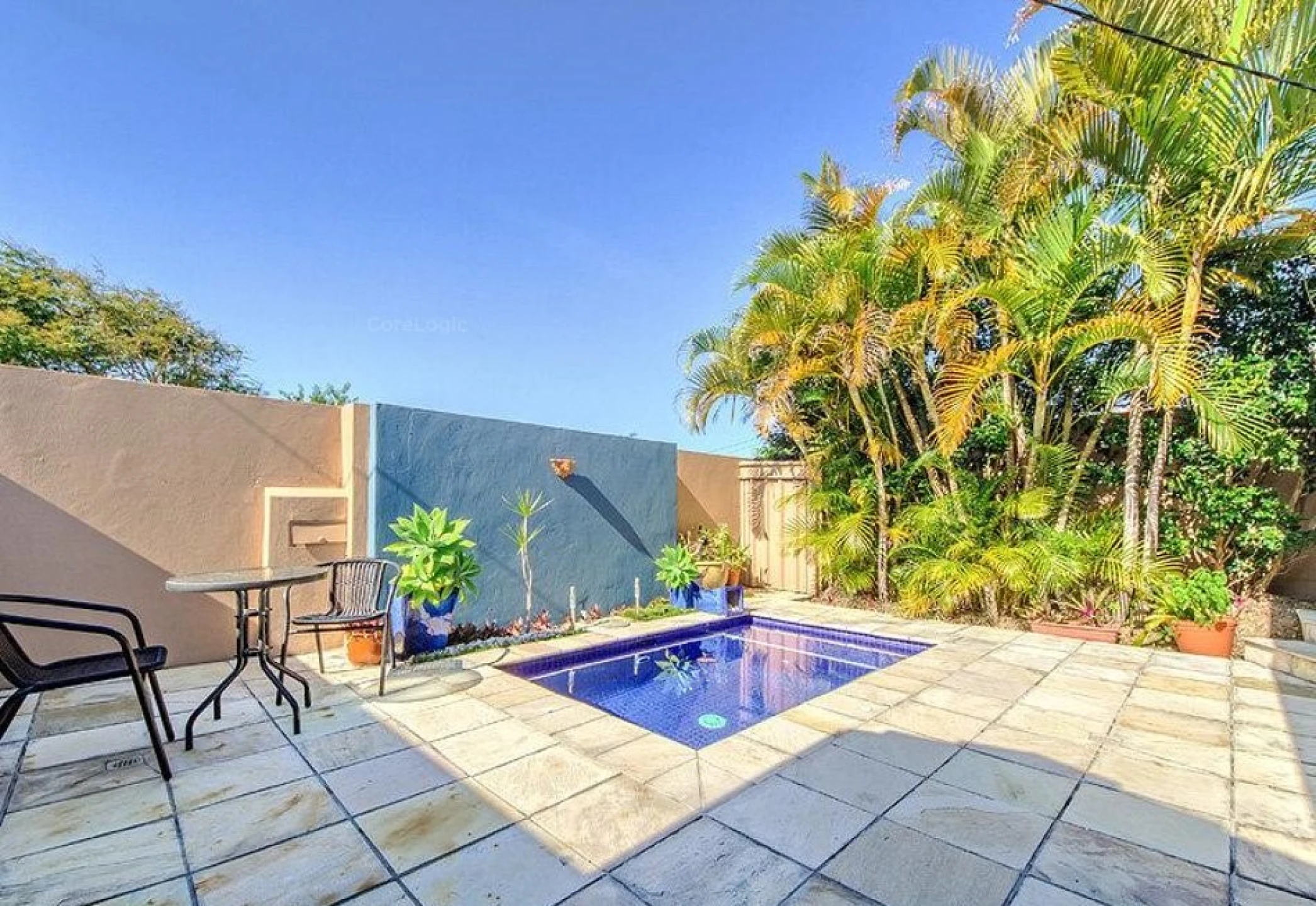 8 Chant Street, Broadbeach Waters QLD 4218, Broadbeach Waters - Thumbnail 2