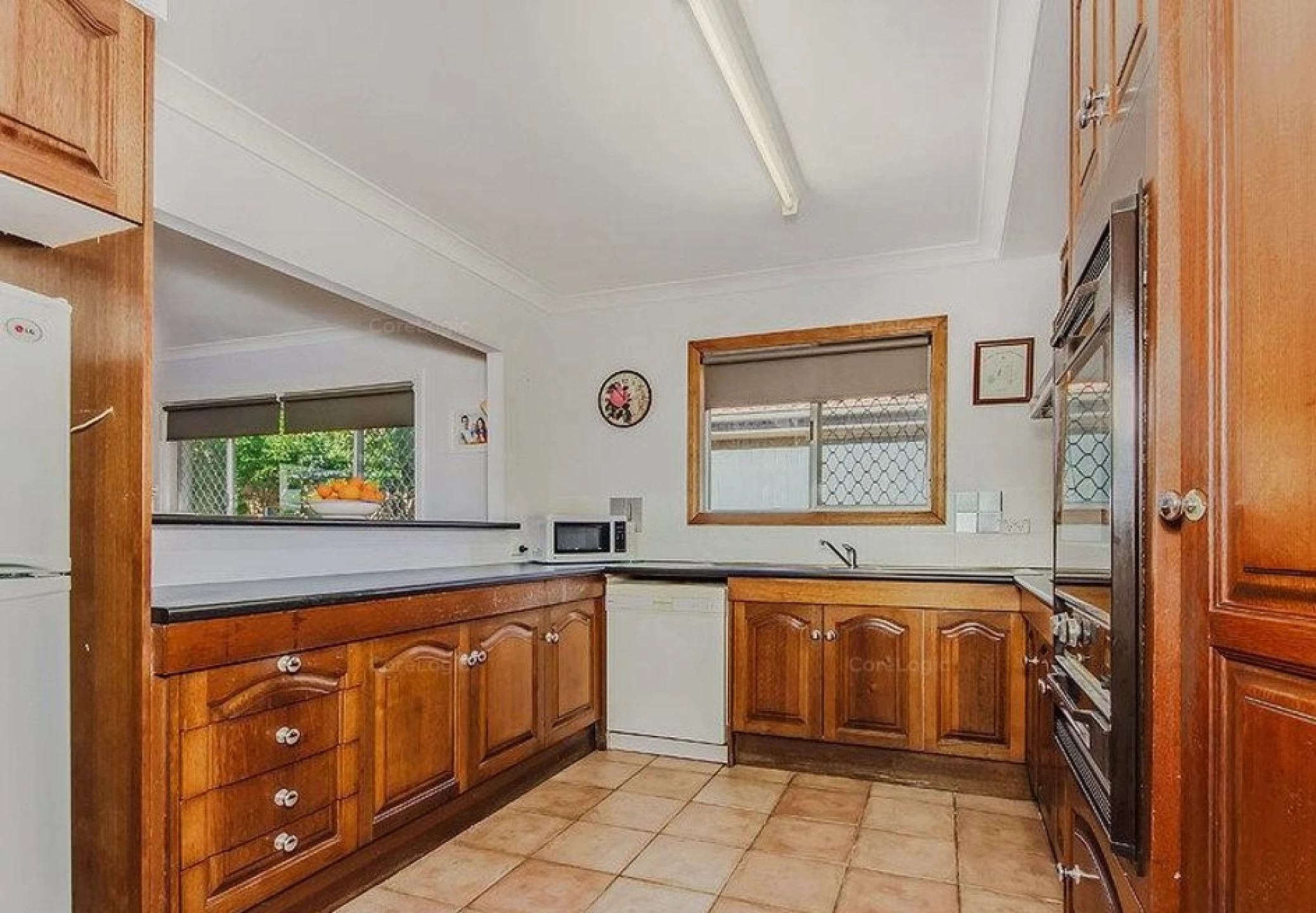 8 Chant Street, Broadbeach Waters QLD 4218, Broadbeach Waters - Thumbnail 4