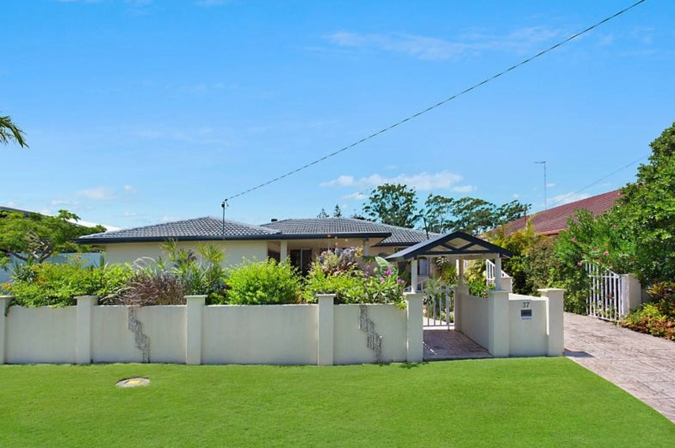 37 Park Avenue, Broadbeach Waters QLD 4218, Broadbeach Waters - Thumbnail 3