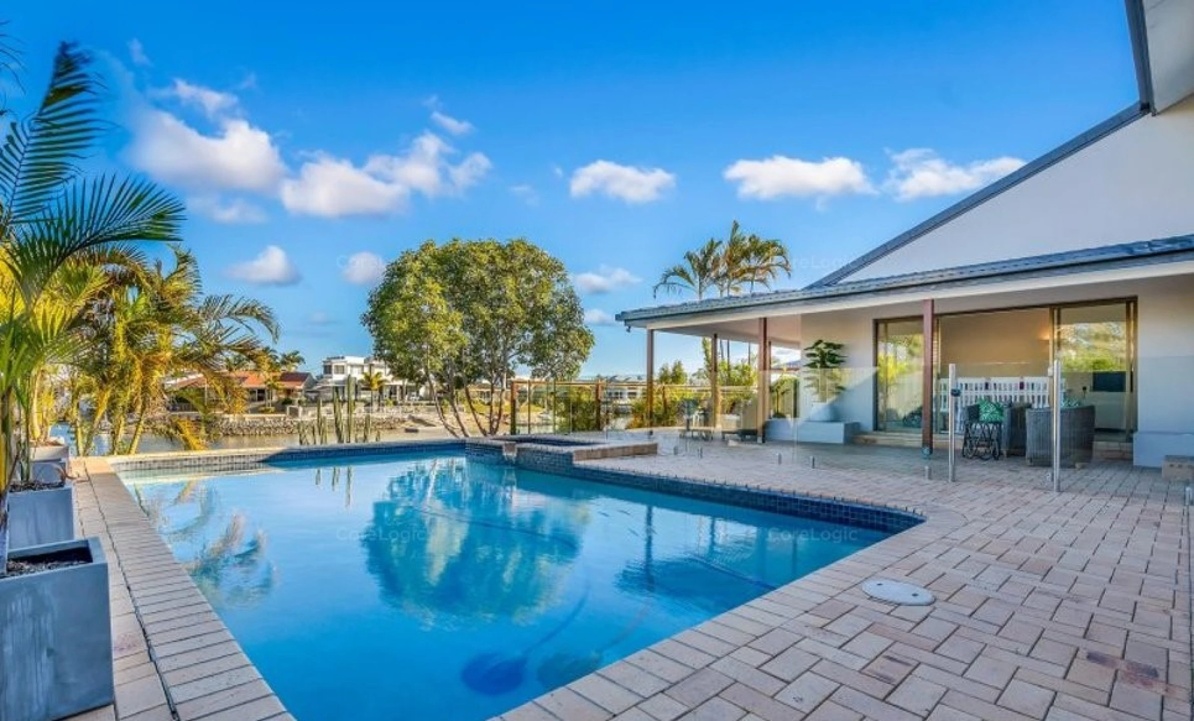 37 Sonder Street, Broadbeach Waters QLD 4218, Broadbeach Waters - Thumbnail 2