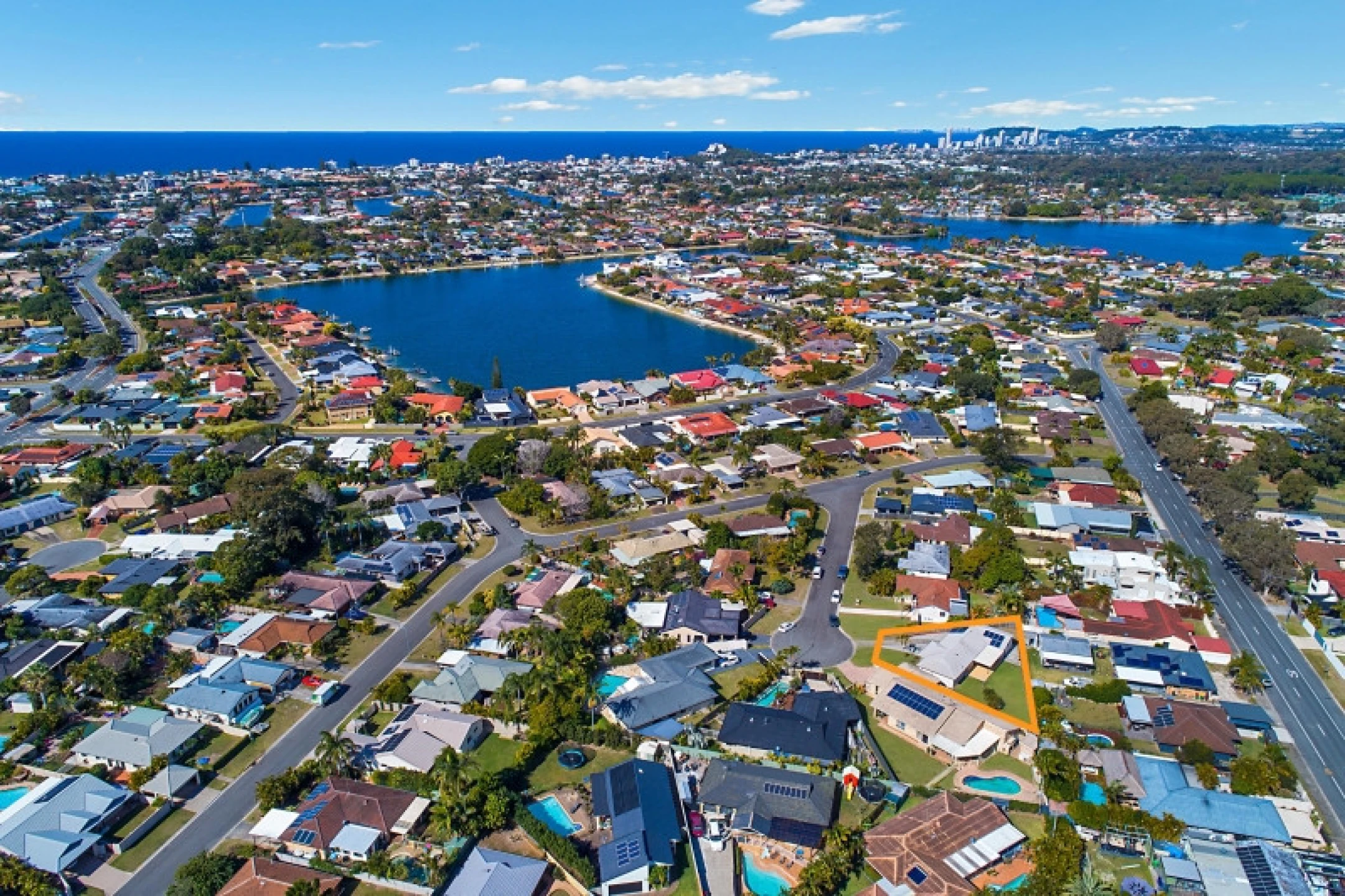 10 Wanderer Avenue, Mermaid Waters QLD 4218, Mermaid Waters - Thumbnail 3
