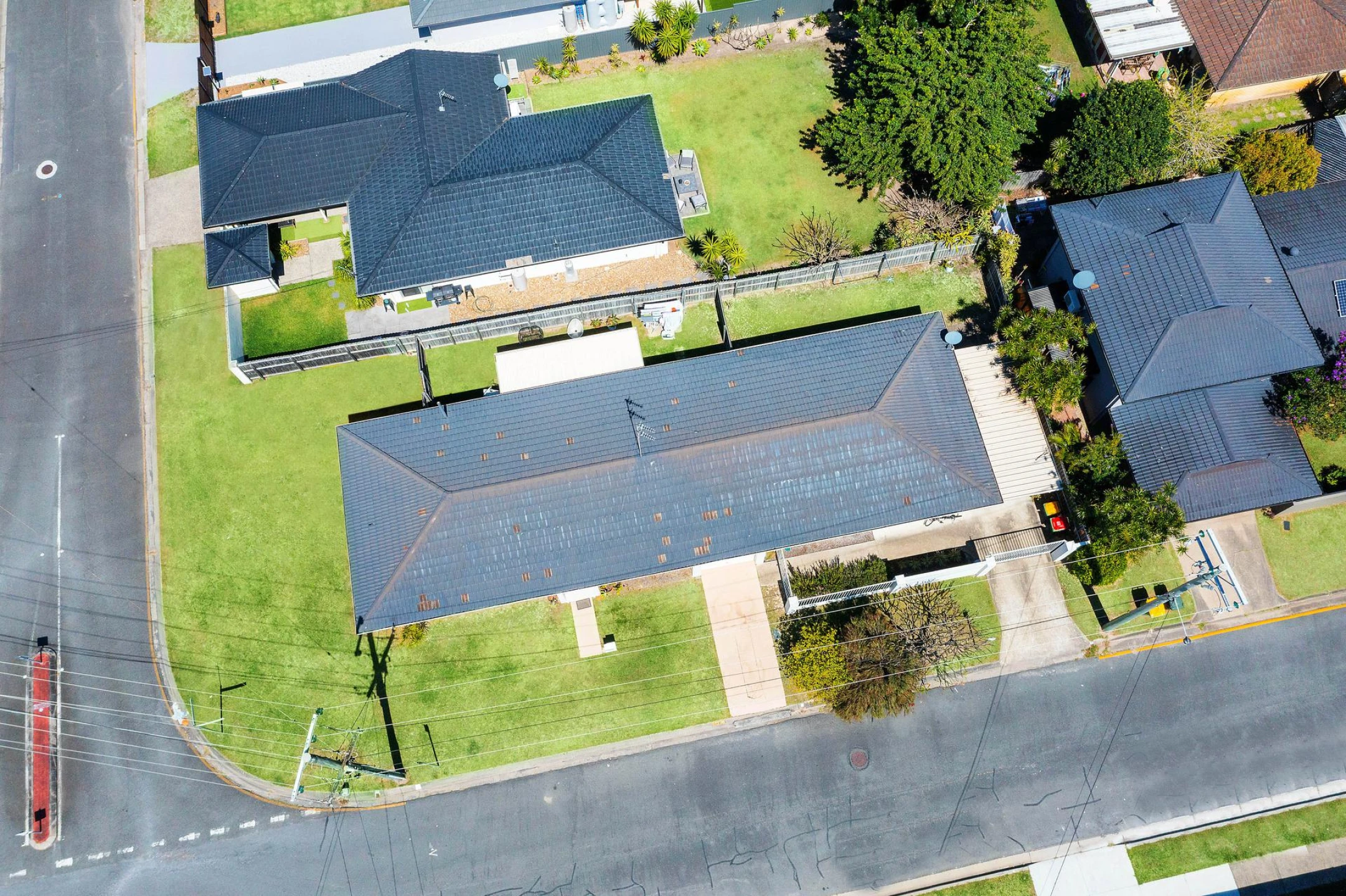 44 Bordeaux Parade, Mermaid Waters QLD 4218, Mermaid Waters - Thumbnail 3