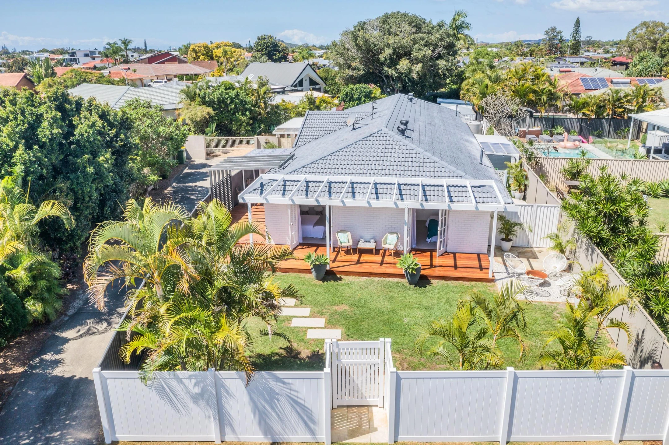 1 / 34 Wayfarer Avenue, Mermaid Waters QLD 4218, Mermaid Waters - Thumbnail 2