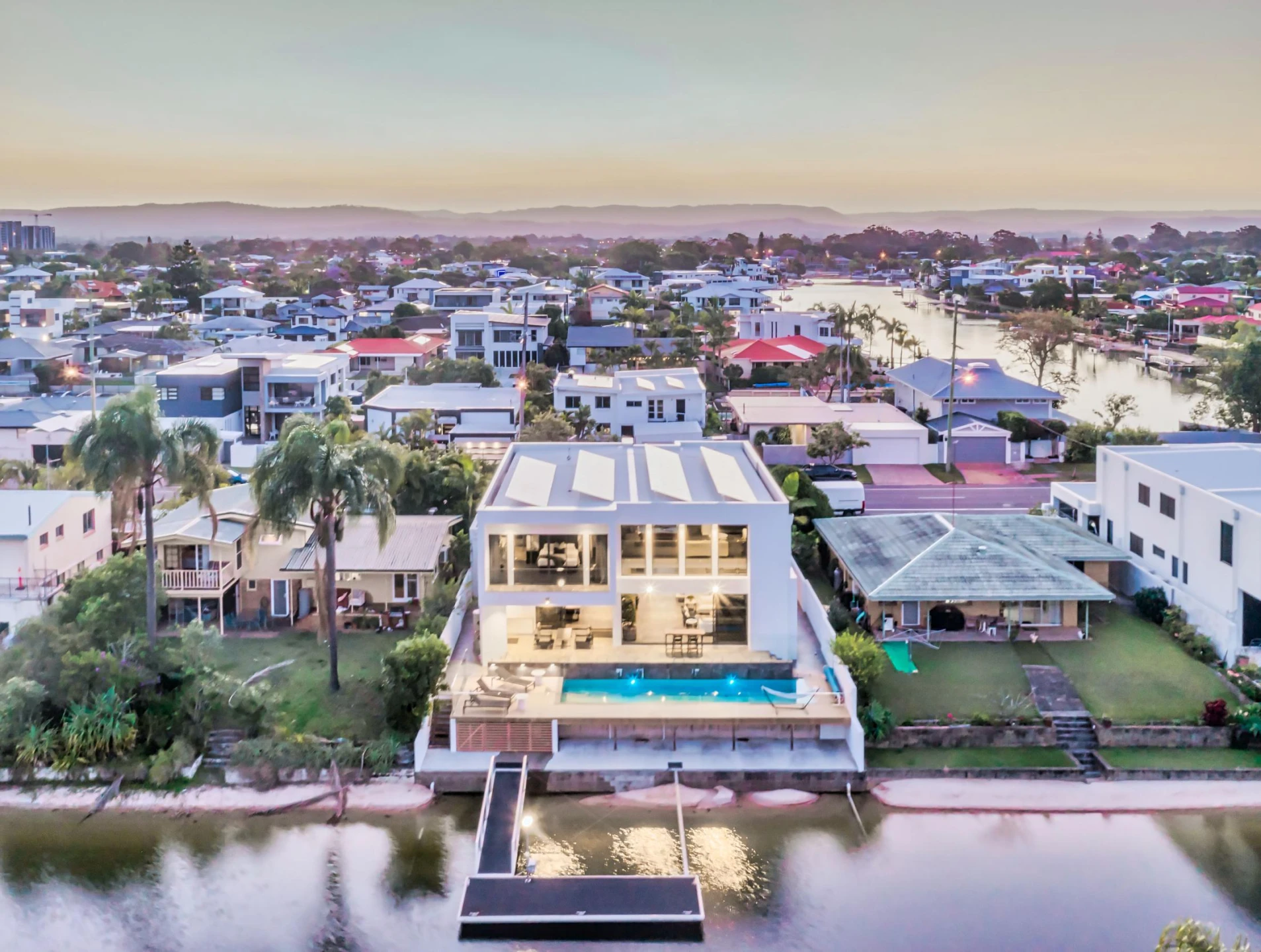 26 Sunshine Boulevard, Broadbeach Waters QLD 4218, Broadbeach Waters - Thumbnail 4