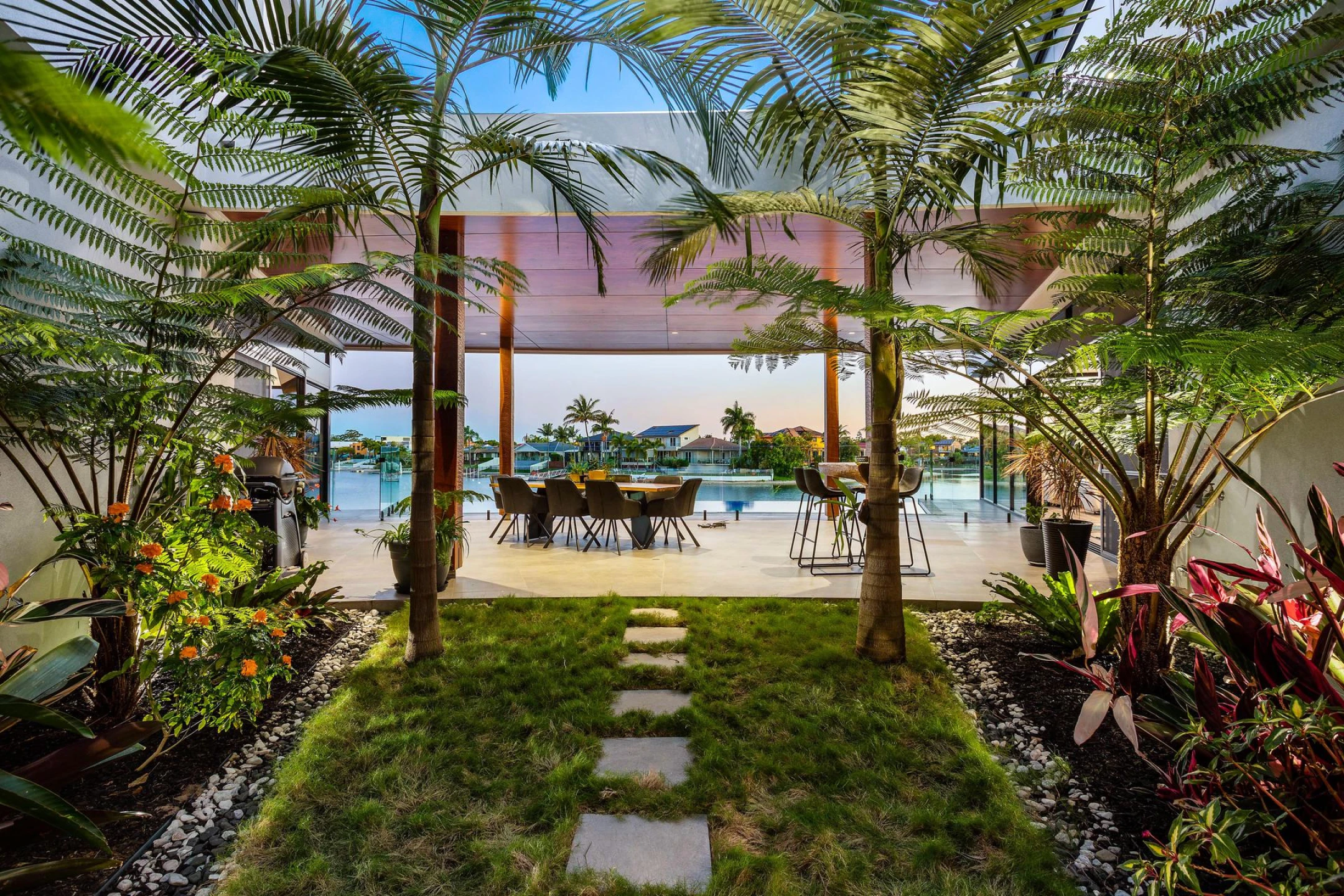 62 Lakeview Boulevard, Mermaid Waters QLD 4218, Mermaid Waters - Thumbnail 5