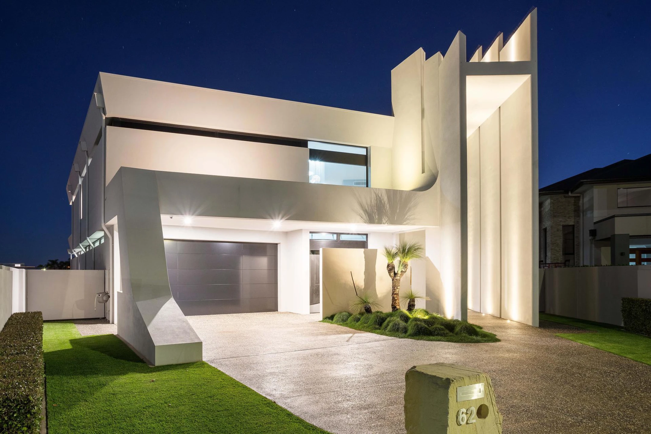 62 Lakeview Boulevard, Mermaid Waters QLD 4218, Mermaid Waters - Thumbnail 2