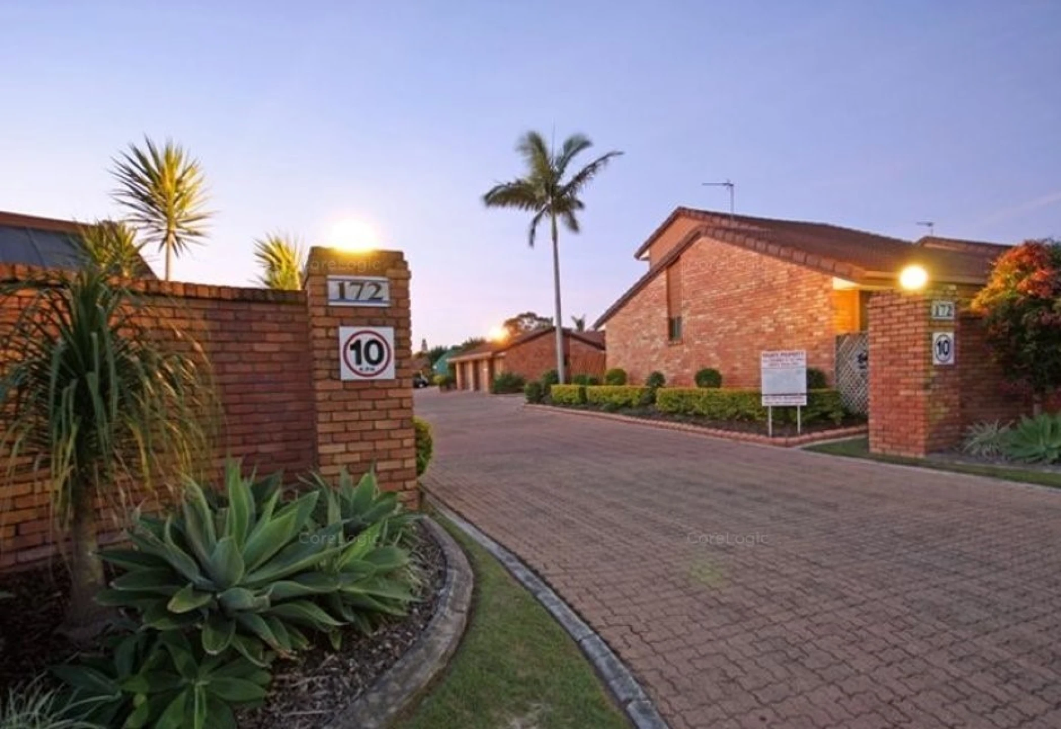 13 / 172 Barrier Reef Drive, Mermaid Waters QLD 4218, Mermaid Waters - Thumbnail 2