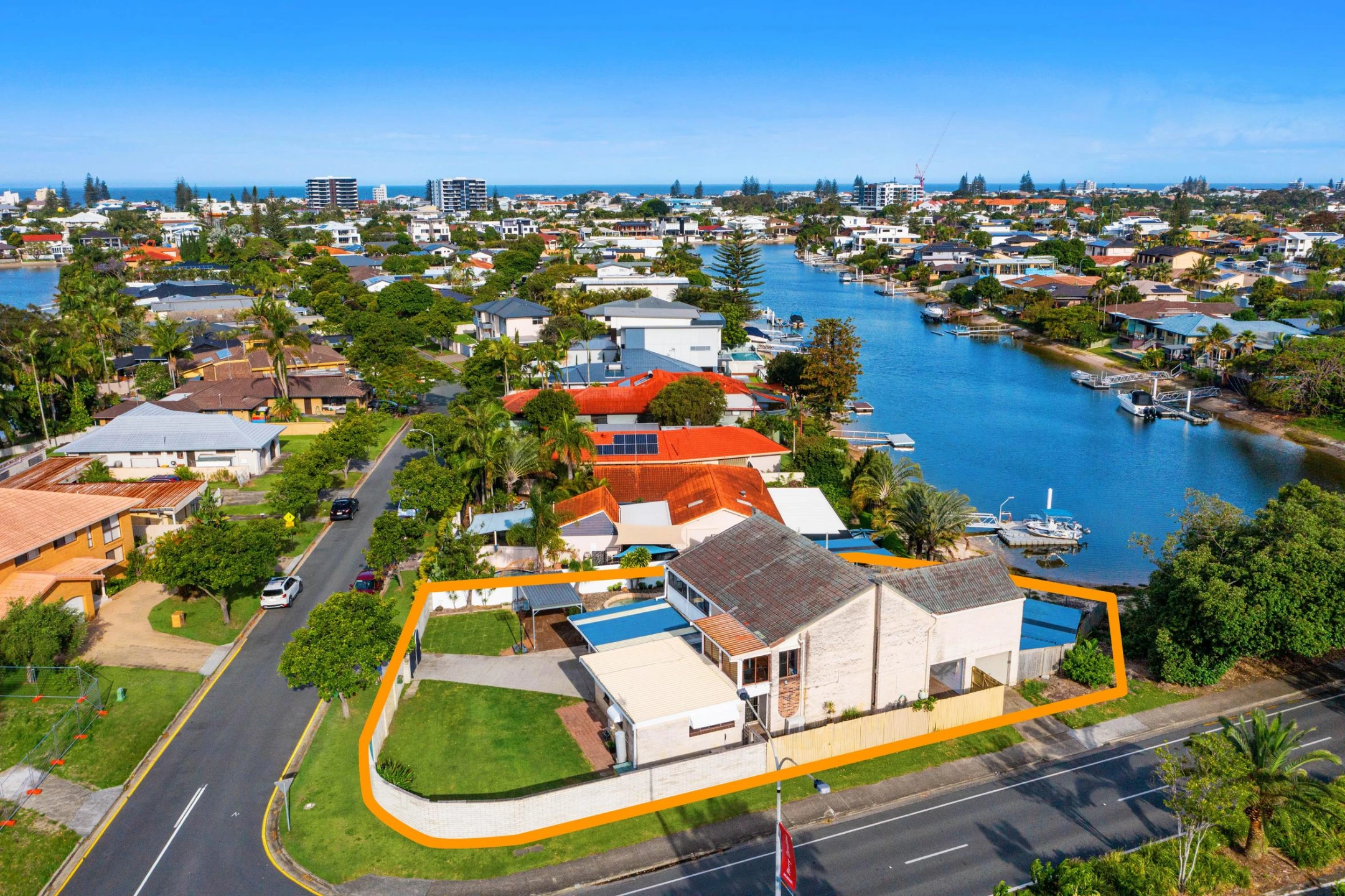 1 Gretel Drive, Mermaid Waters QLD 4218, Mermaid Waters - Thumbnail 3