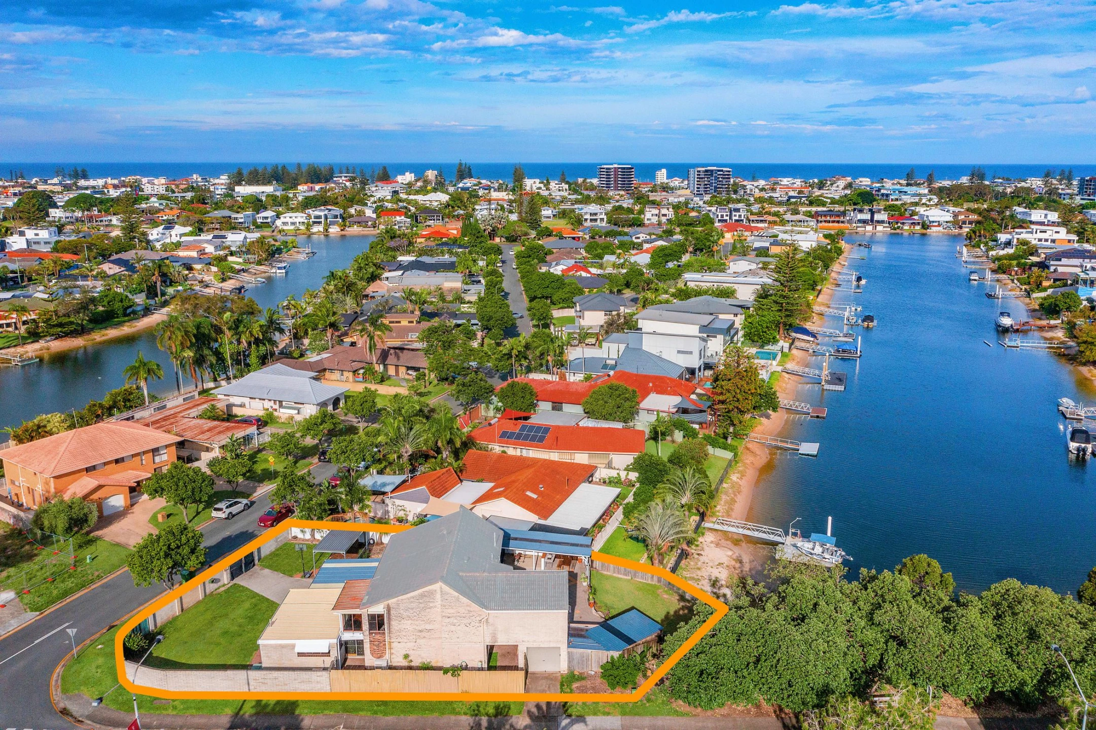 1 Gretel Drive, Mermaid Waters QLD 4218, Mermaid Waters - Thumbnail 7