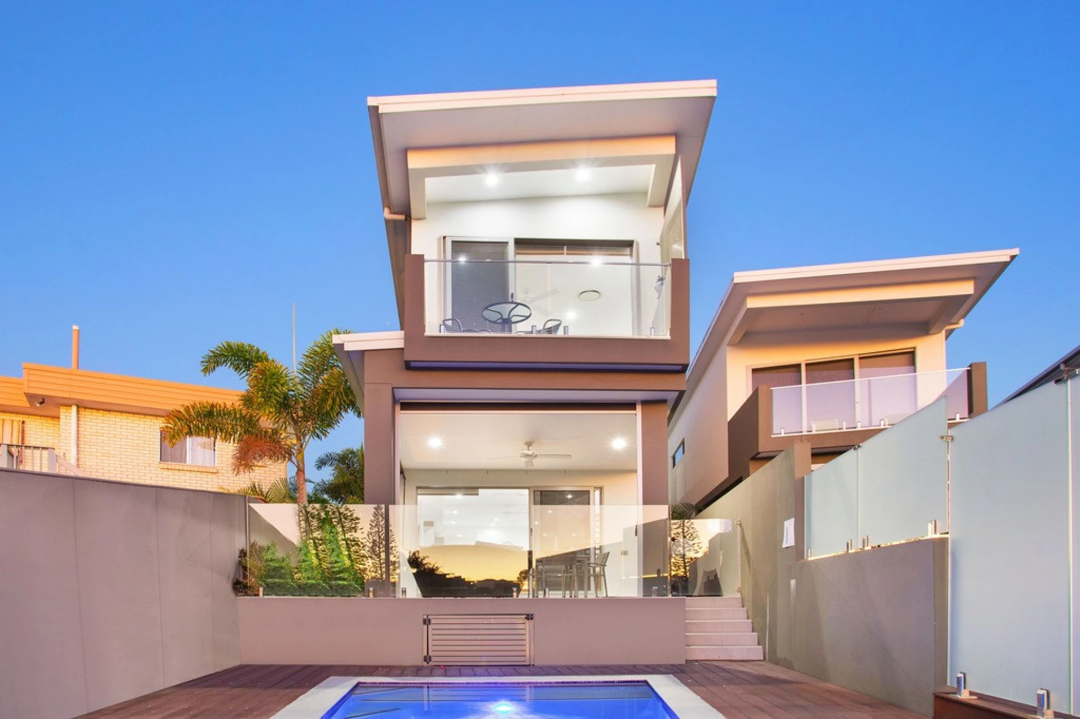 2 / 49 Sunshine Boulevard, Broadbeach Waters QLD 4218, Broadbeach Waters - Thumbnail 2