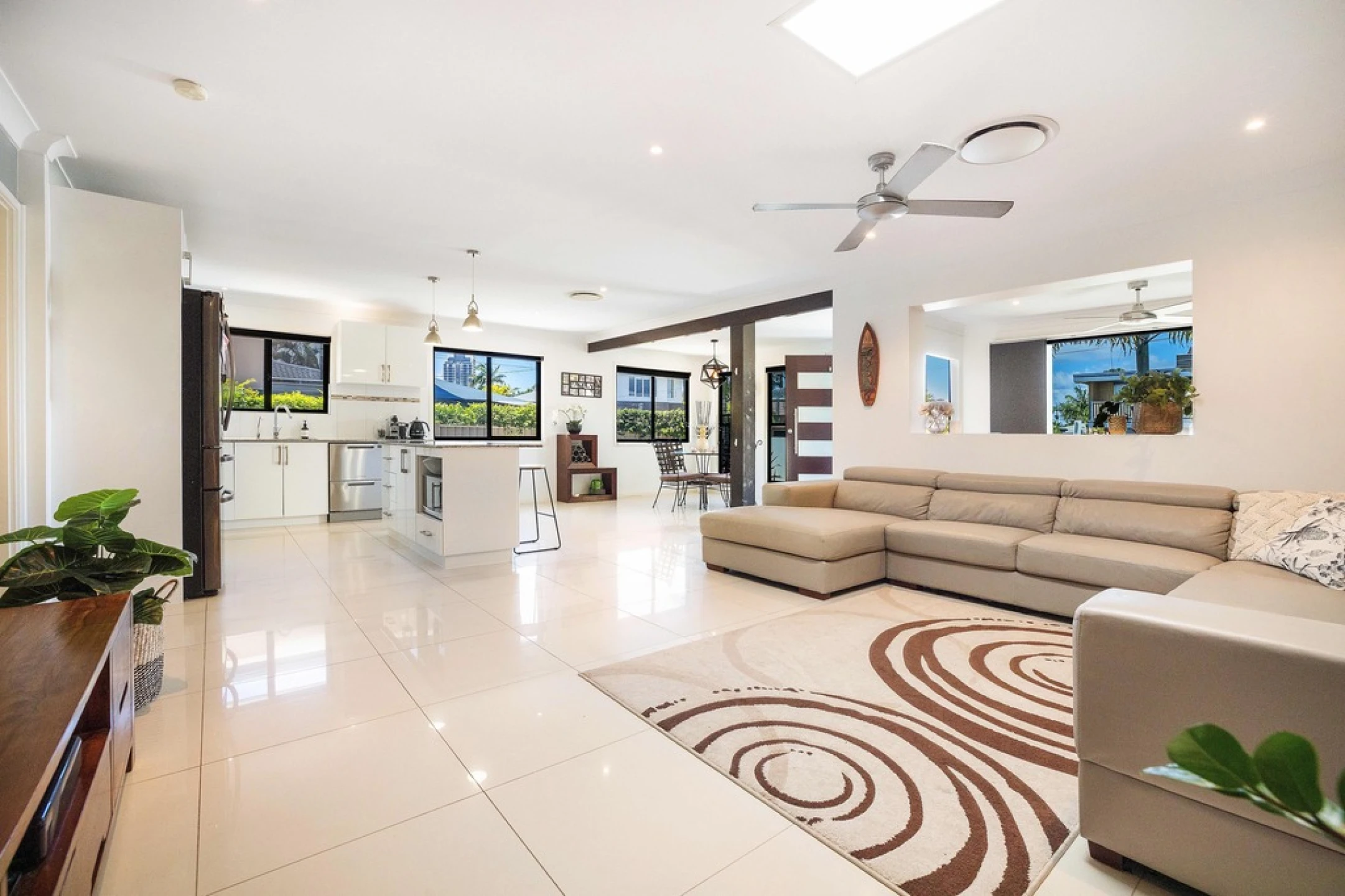 8 Chianti Avenue, Mermaid Waters QLD 4218, Mermaid Waters - Thumbnail 5