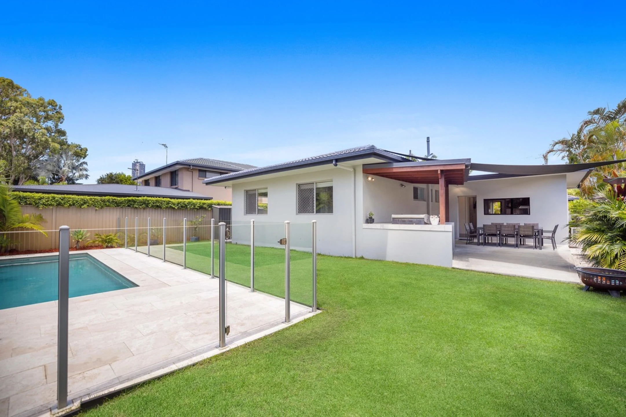 8 Chianti Avenue, Mermaid Waters QLD 4218, Mermaid Waters - Thumbnail 3