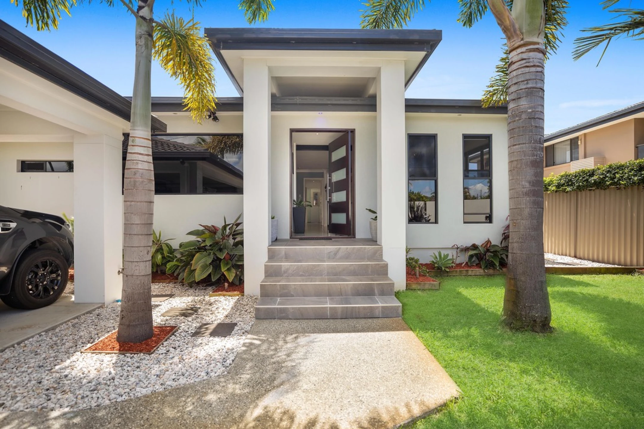 8 Chianti Avenue, Mermaid Waters QLD 4218, Mermaid Waters - Thumbnail 2