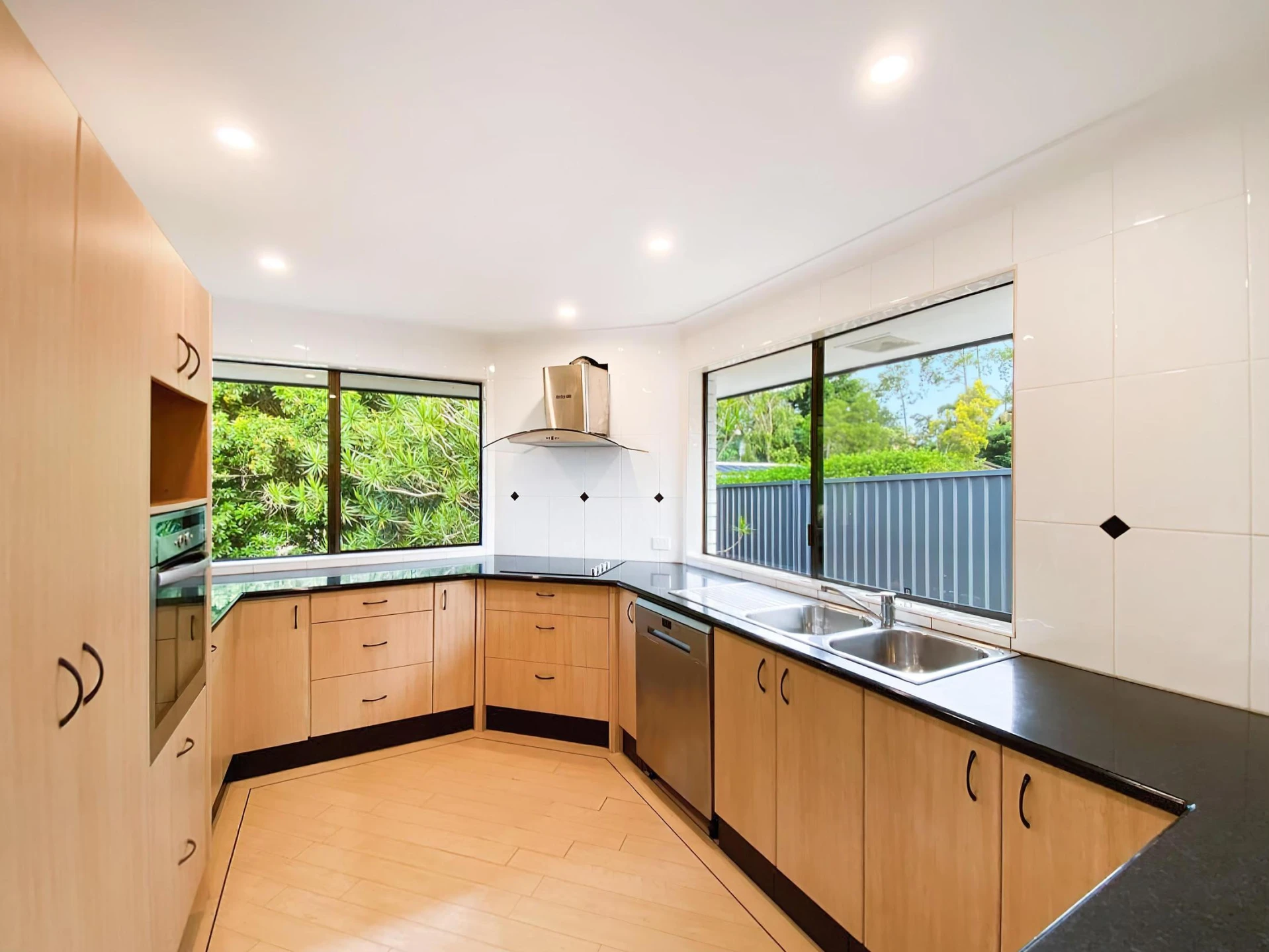 27 Tincurrin Court, Robina QLD 4226, Robina - Thumbnail 4