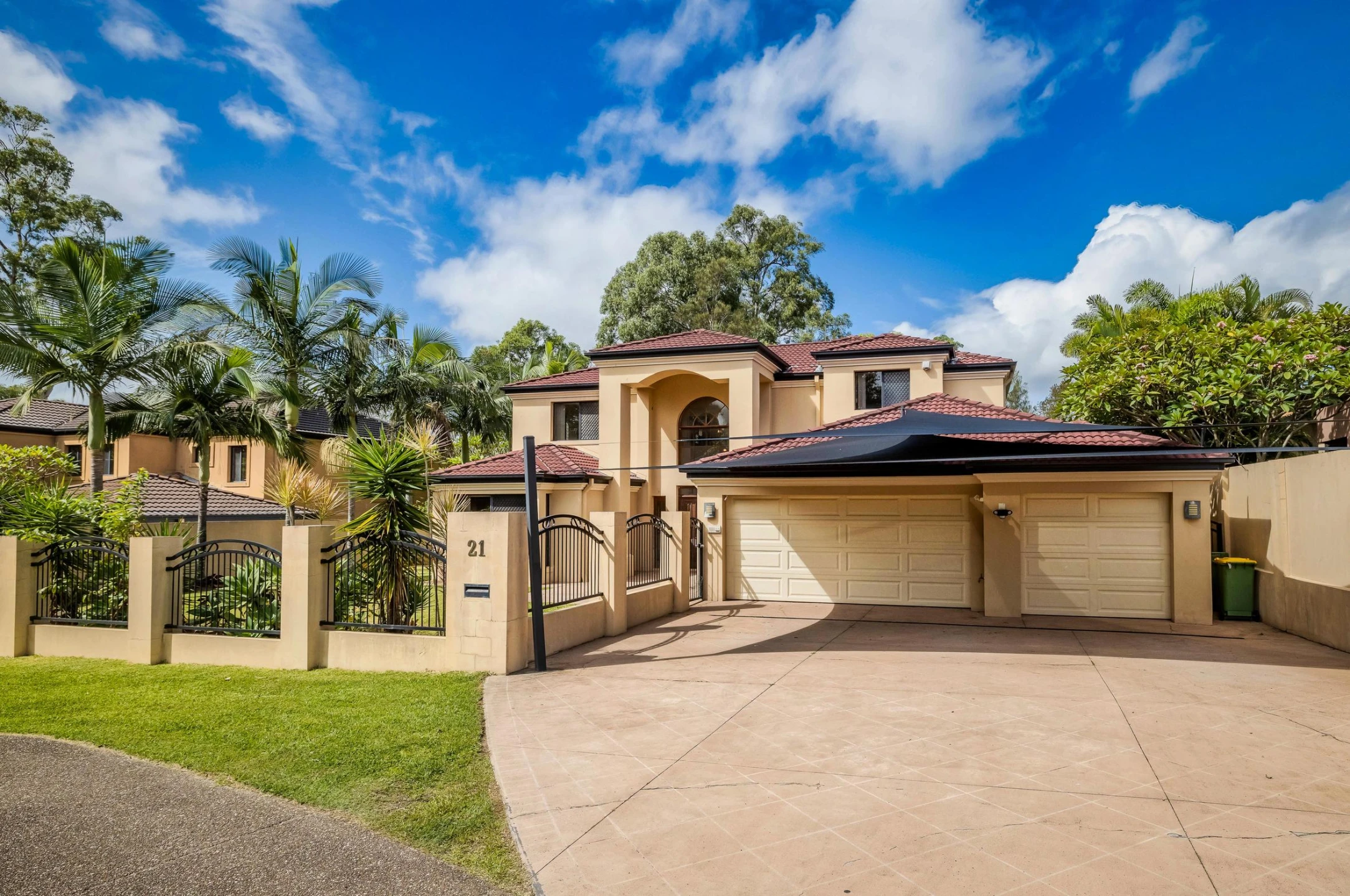 21 Torquay Place, Arundel QLD 4214, Arundel - Thumbnail 2