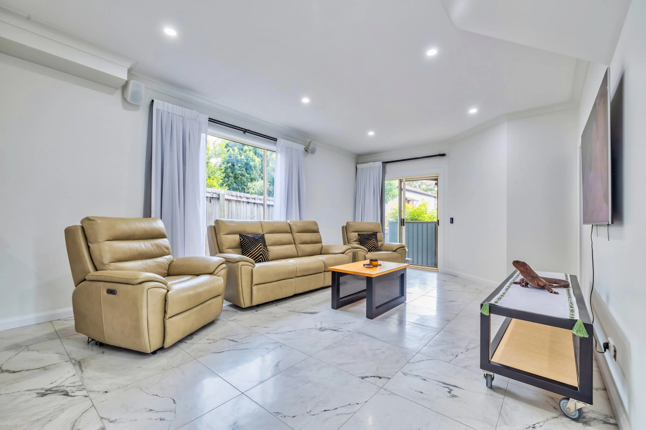 2 / 2 Sandown Avenue, Benowa QLD 4217, Benowa - Thumbnail 8