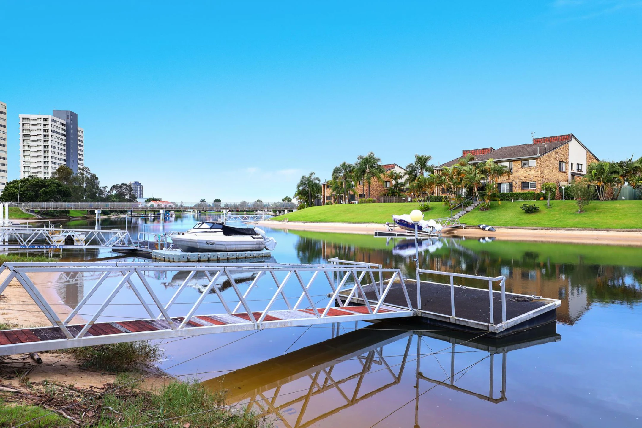 82 Hooker Boulevard, Mermaid Waters QLD 4218, Mermaid Waters - Thumbnail 2