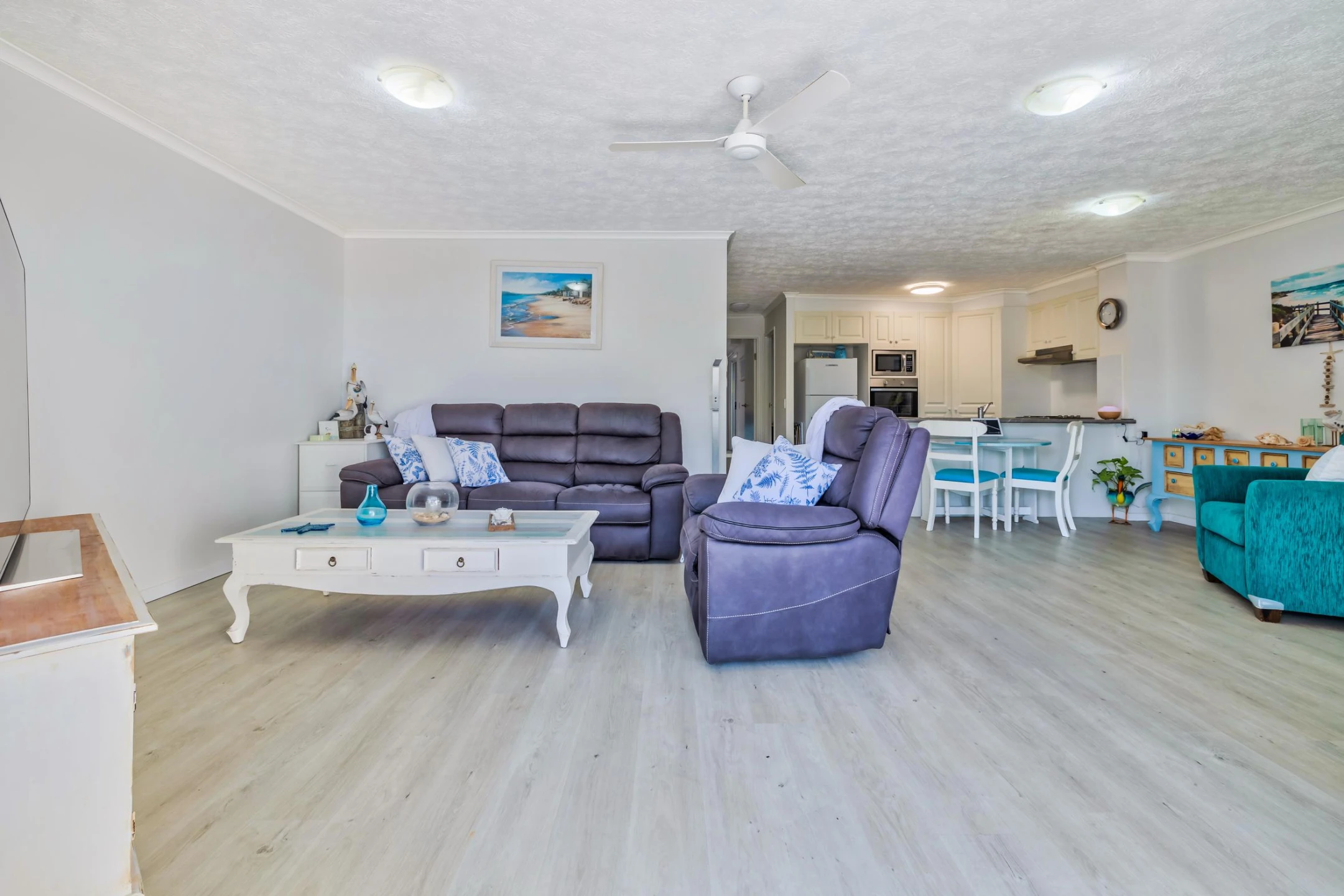 3 / 2489-2497 Gold Coast Highway, Mermaid Beach QLD 4218, Mermaid Beach - Thumbnail 2