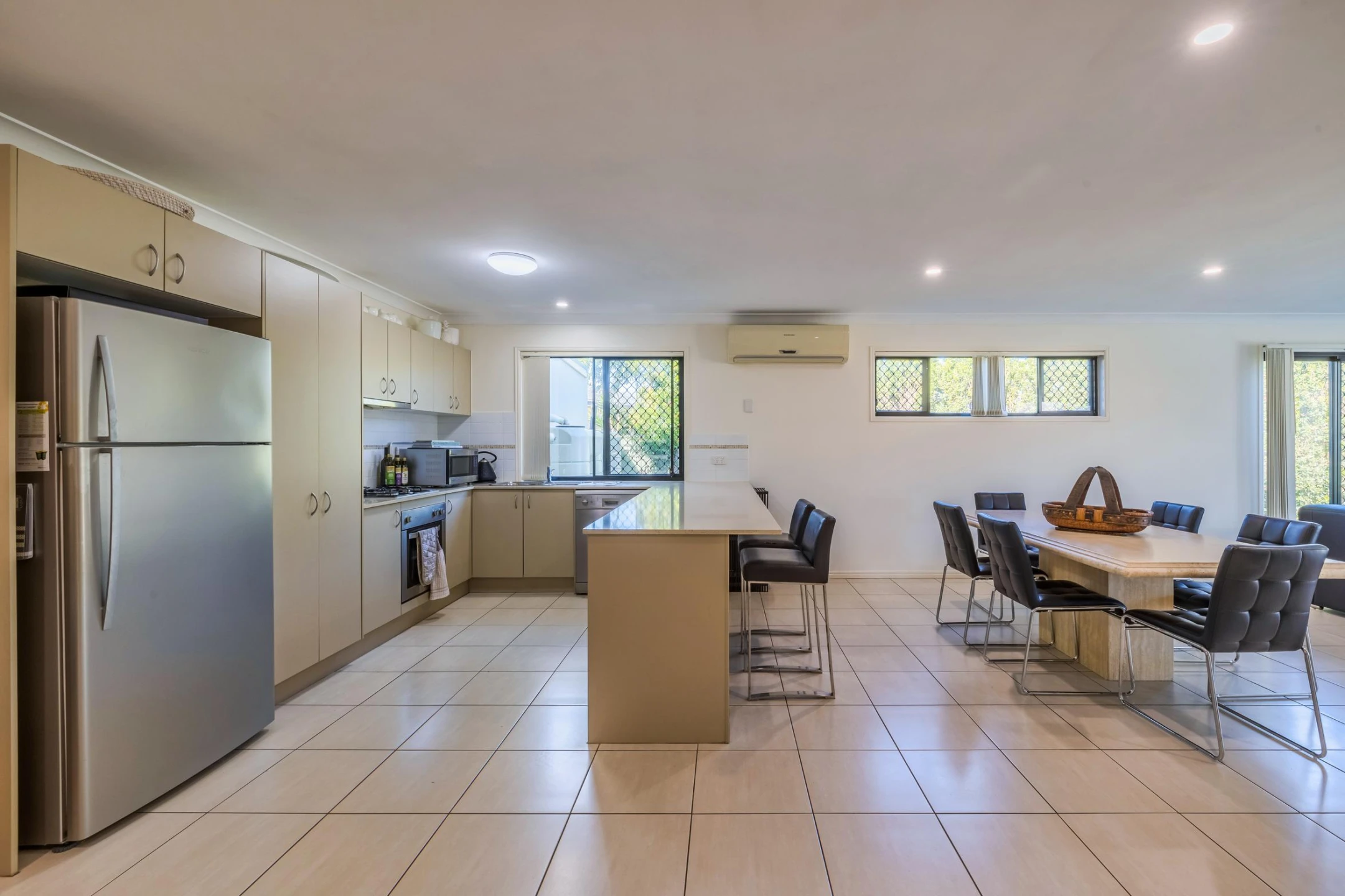 2 / 5 Allamanda Grove, Bundall QLD 4217, Bundall - Thumbnail 8