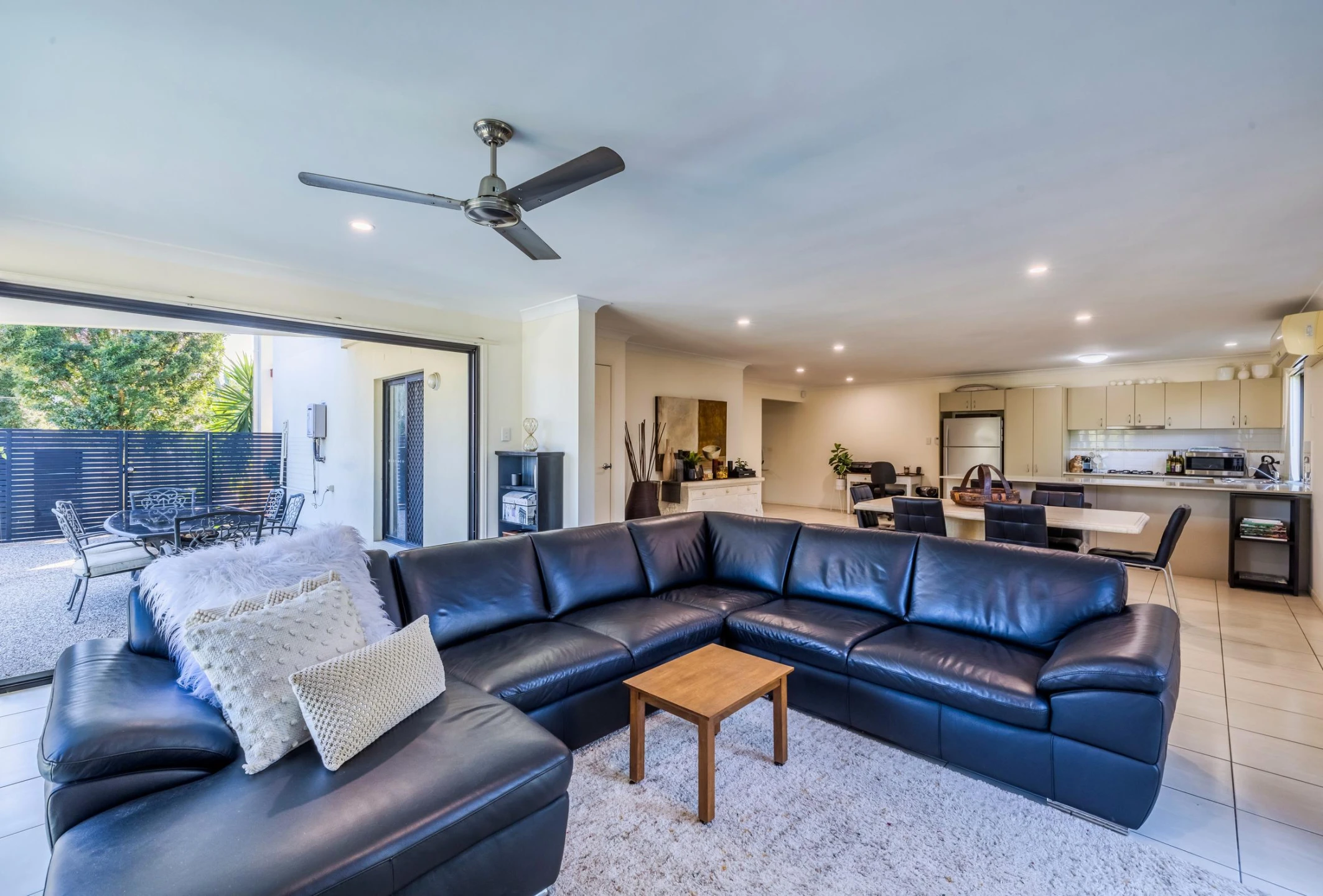 2 / 5 Allamanda Grove, Bundall QLD 4217, Bundall - Thumbnail 5