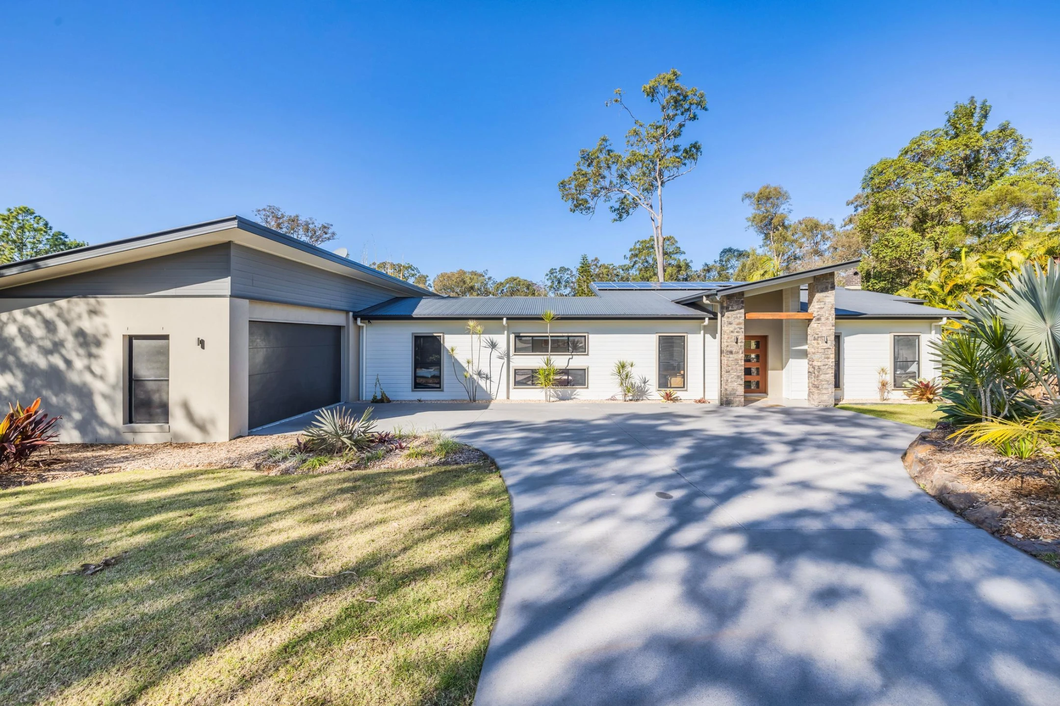 14 Bertana Drive, Mudgeeraba QLD 4213, Mudgeeraba - Thumbnail 2