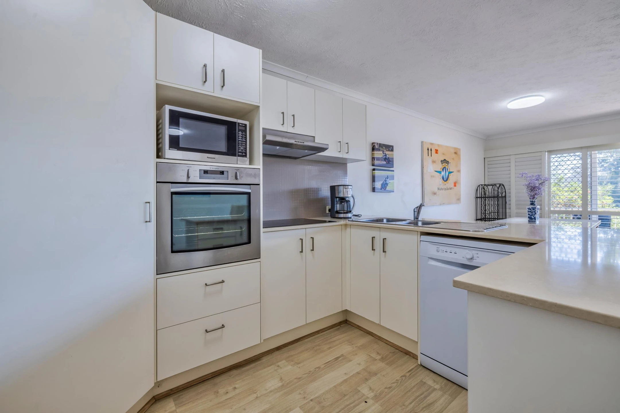 3 / 61-63 Hooker Boulevard, Broadbeach Waters QLD 4218, Broadbeach Waters - Thumbnail 6