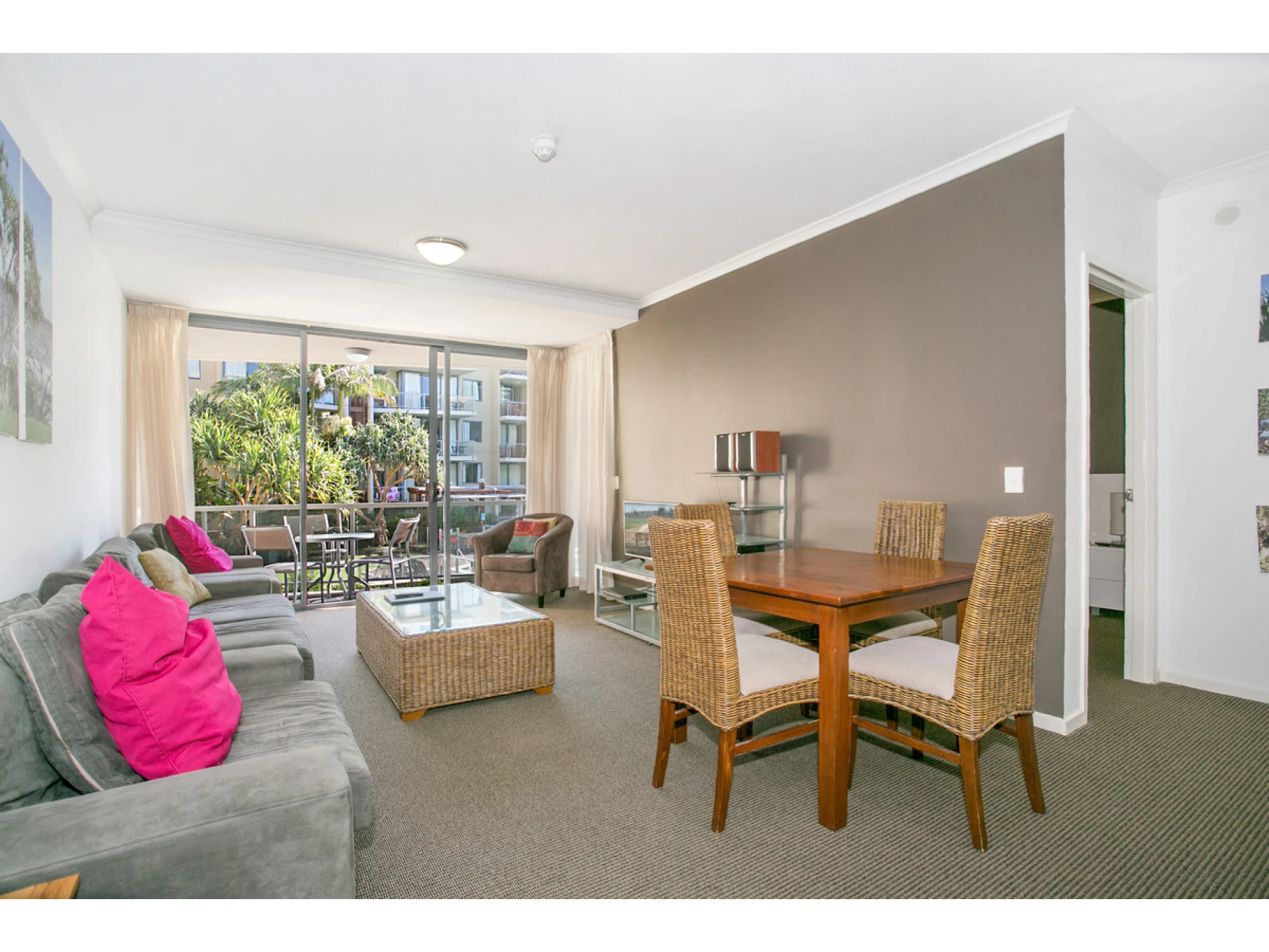 1052 / 1 Ocean Street, Burleigh Heads QLD 4220, Burleigh Heads - Thumbnail 2