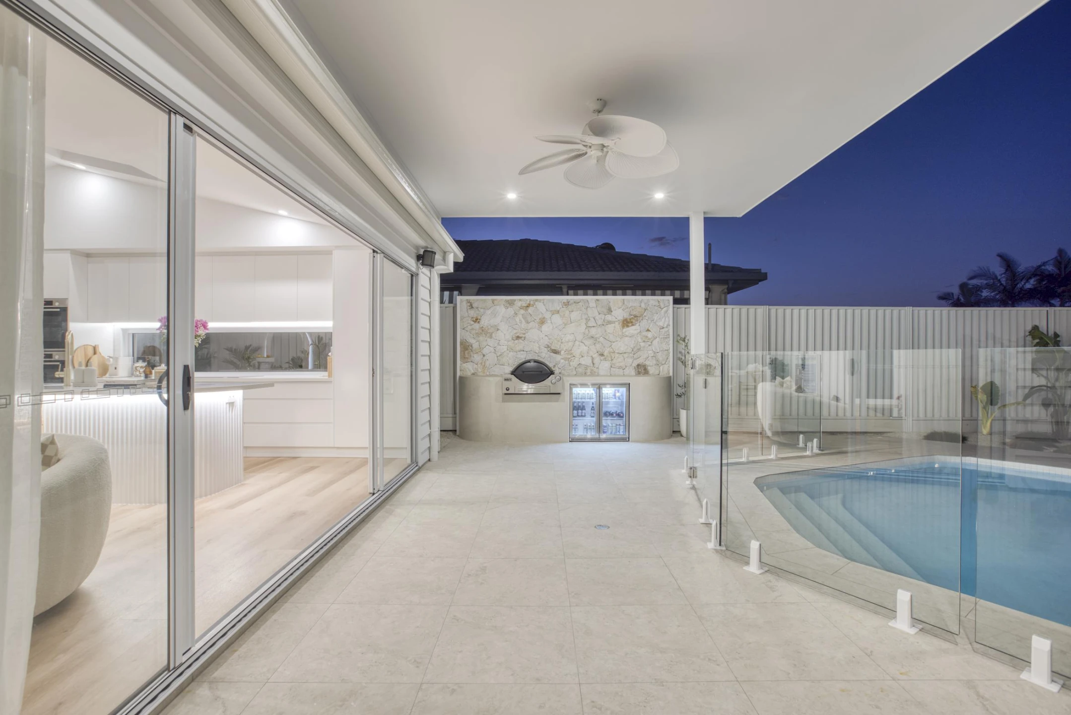 17 Peter Blondell Drive, Mermaid Waters QLD 4218, Mermaid Waters - Thumbnail 3