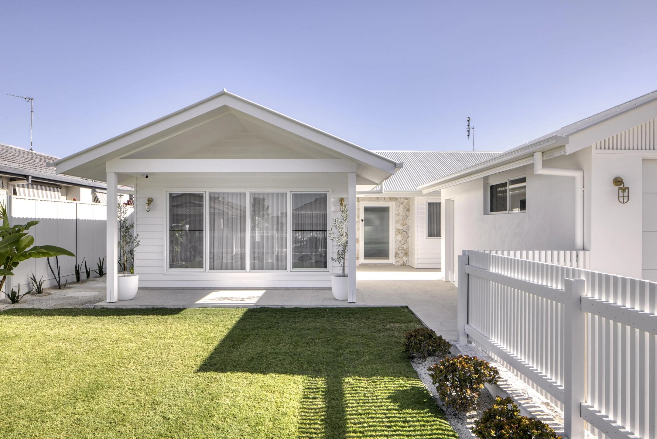 17 Peter Blondell Drive, Mermaid Waters QLD 4218, Mermaid Waters - Thumbnail 2