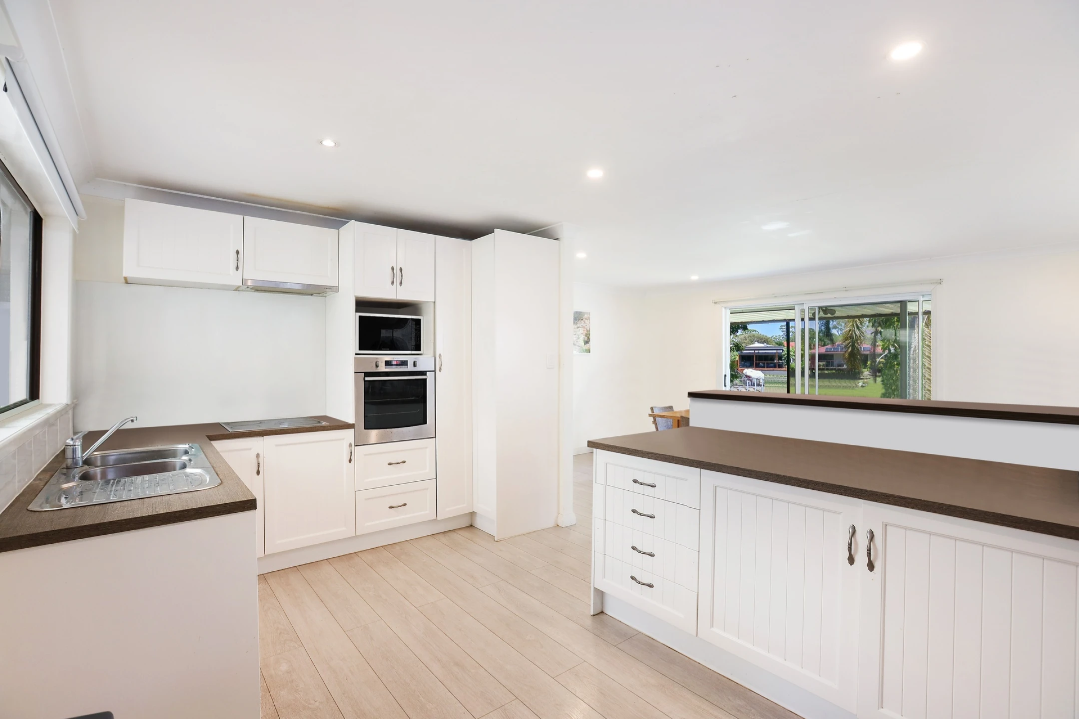 42 Alec Avenue, Mermaid Waters QLD 4218, Mermaid Waters - Thumbnail 4