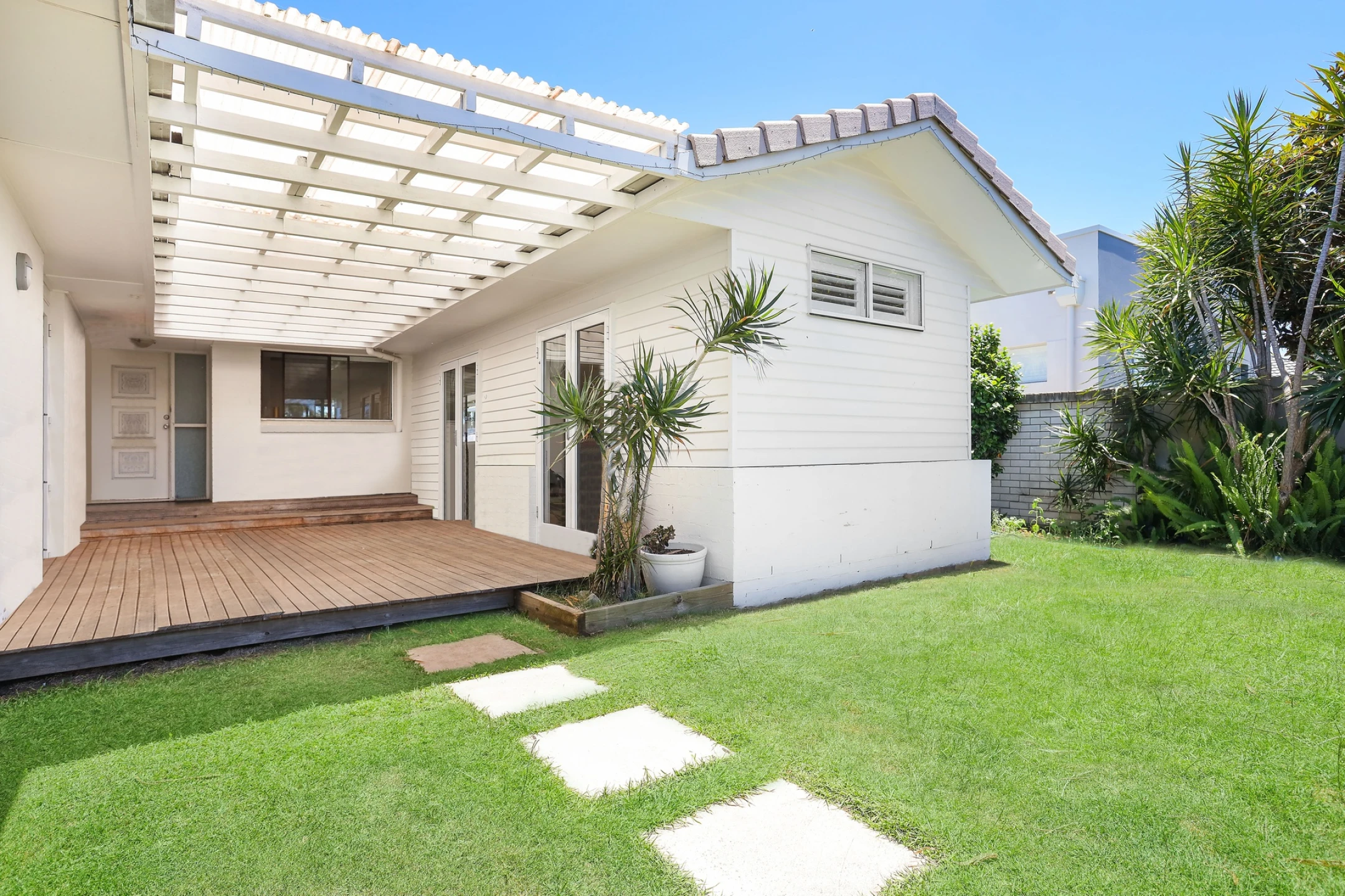 42 Alec Avenue, Mermaid Waters QLD 4218, Mermaid Waters - Thumbnail 6