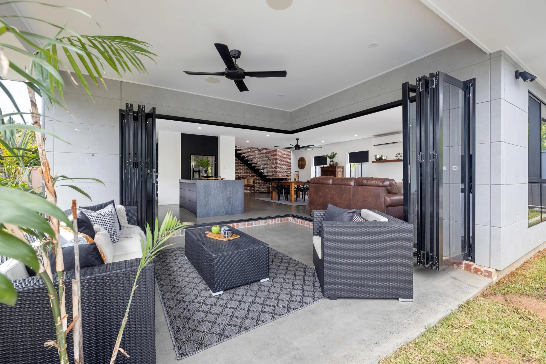 9 Moonah Avenue, Southport QLD 4215, Southport - Thumbnail 3