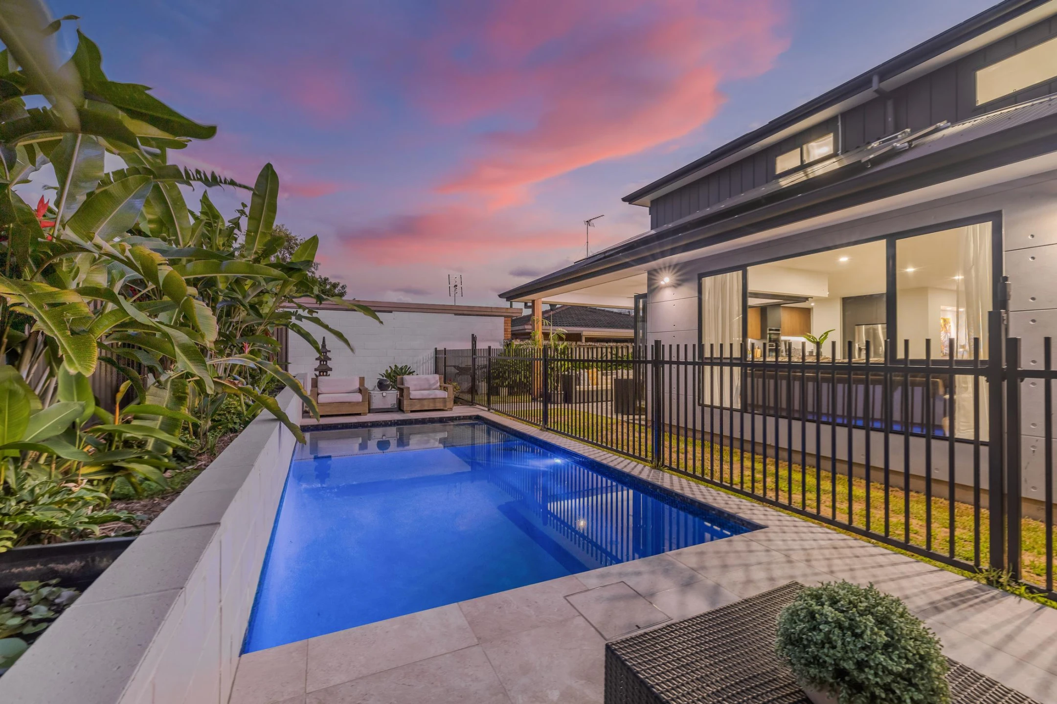 9 Moonah Avenue, Southport QLD 4215, Southport - Thumbnail 2