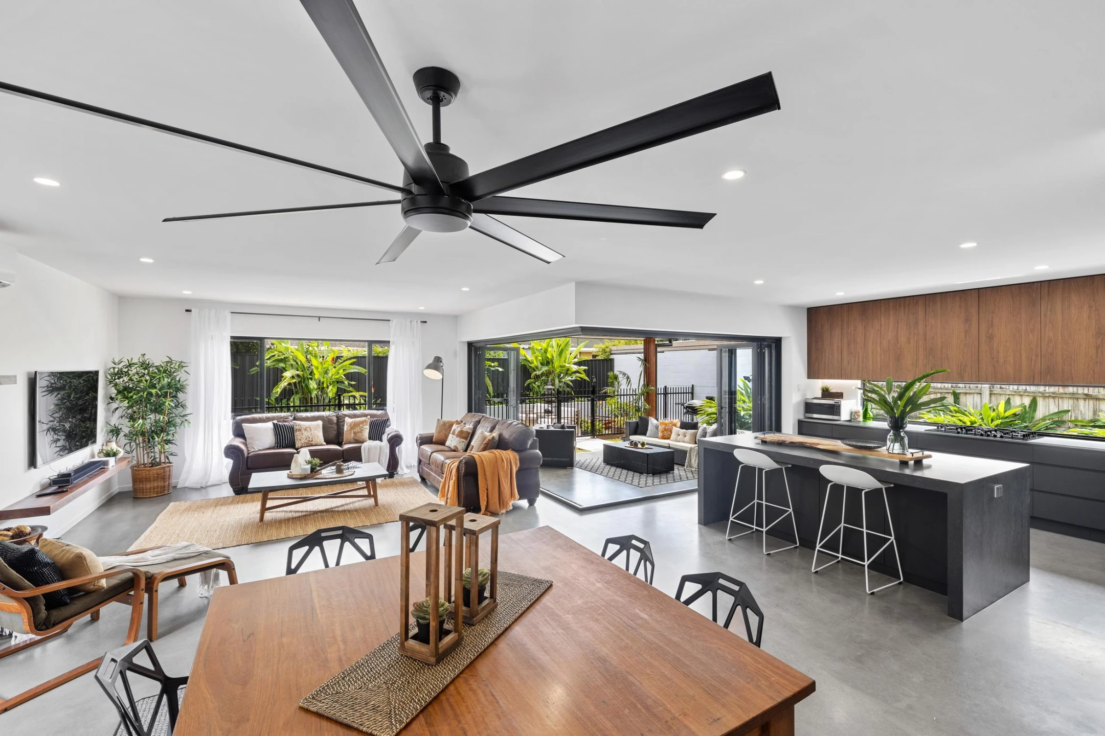 9 Moonah Avenue, Southport QLD 4215, Southport - Thumbnail 6