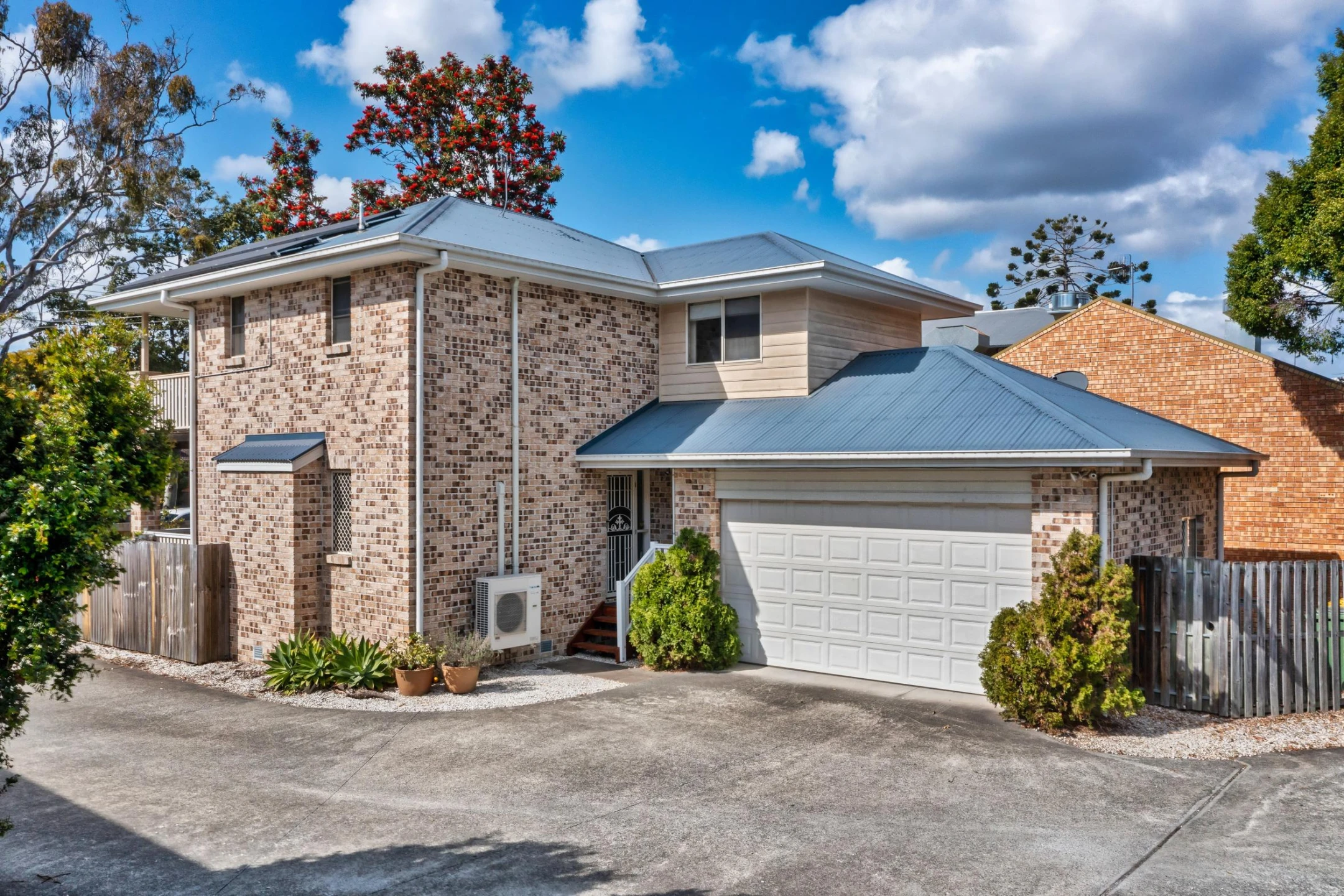 1 / 31 Tallebudgera Creek Road, Burleigh Heads QLD 4220, Burleigh Heads - Thumbnail 2