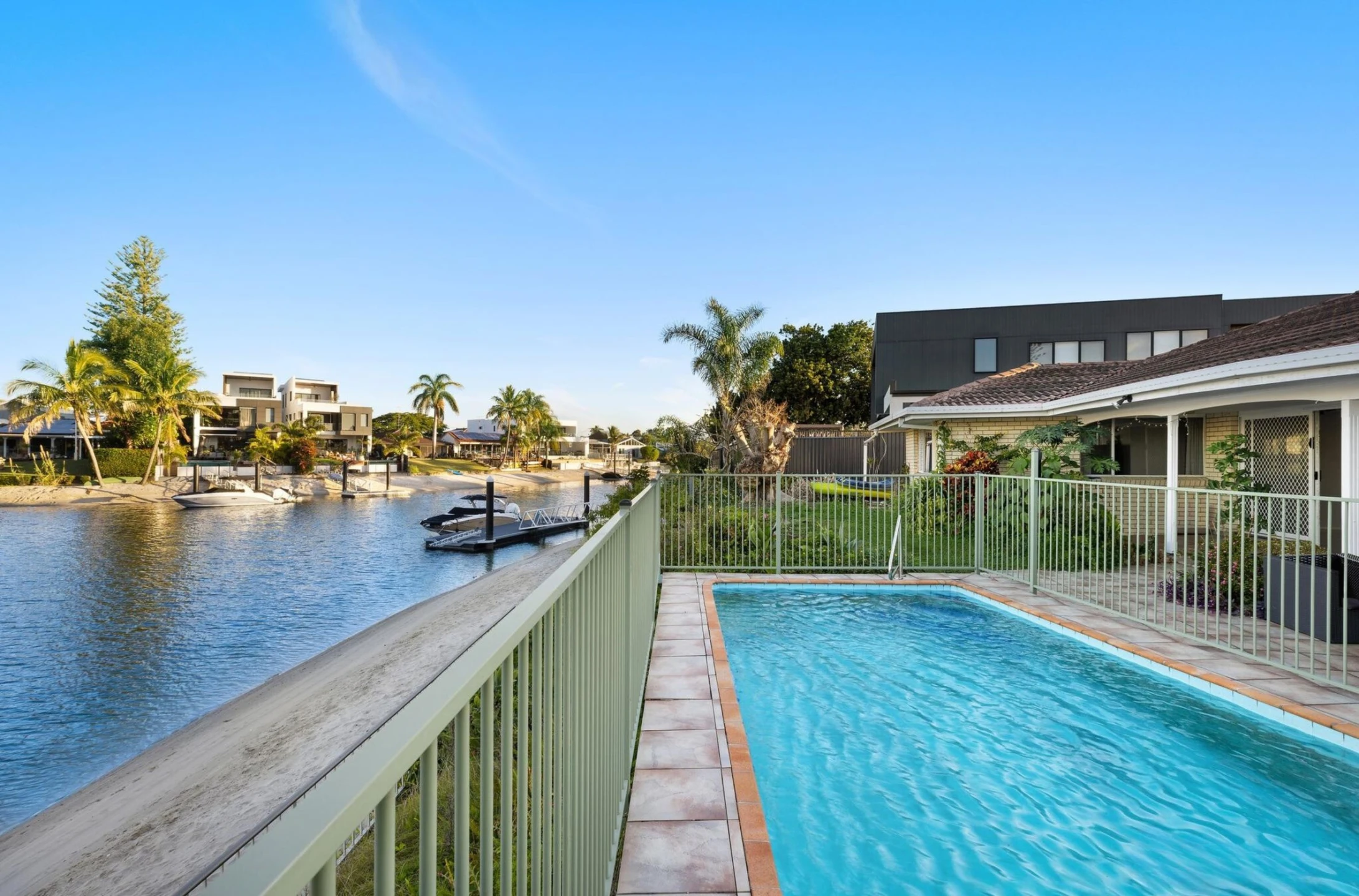 5 Vevey Street, Mermaid Waters QLD 4218, Mermaid Waters - Thumbnail 2