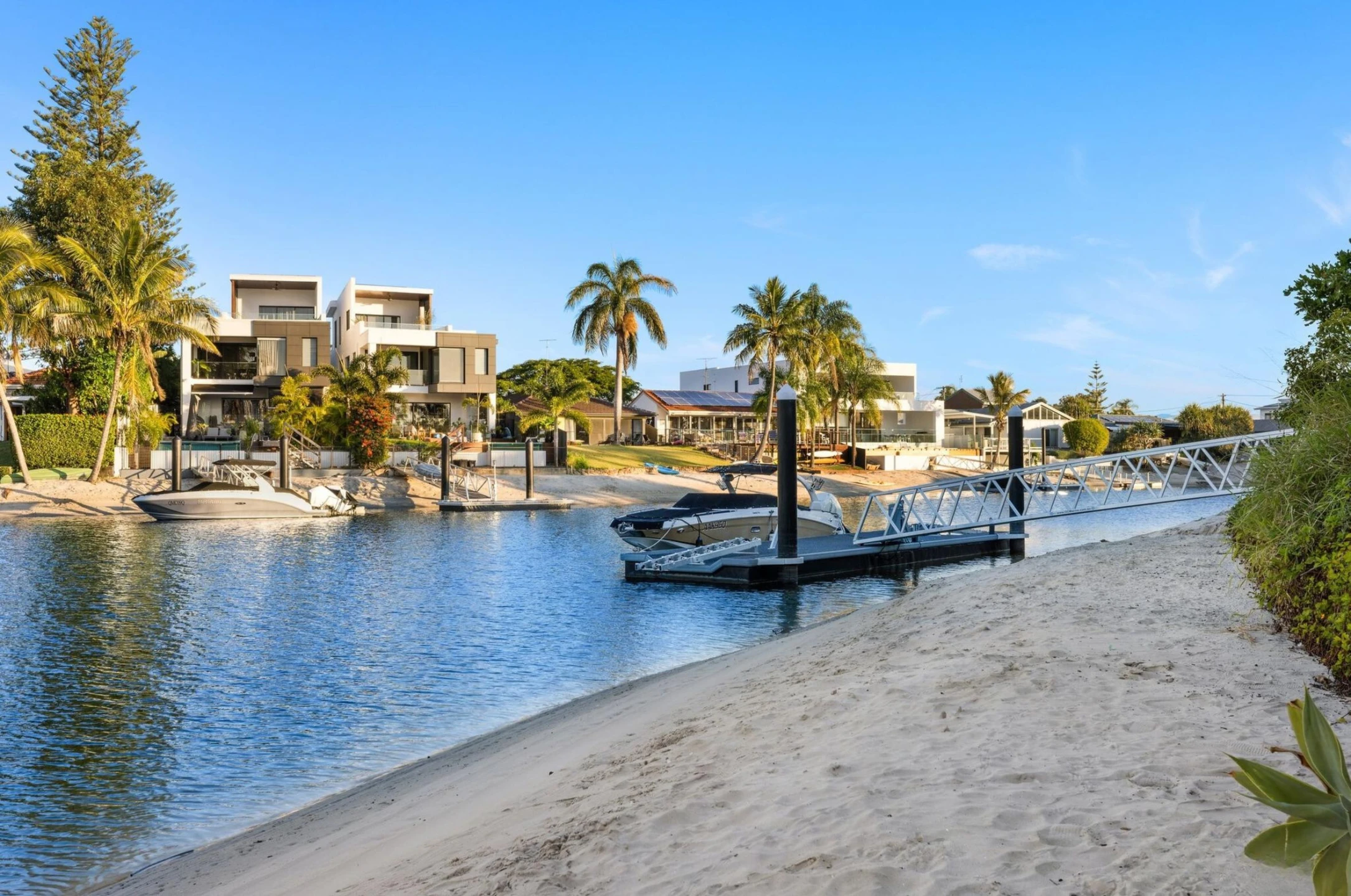 5 Vevey Street, Mermaid Waters QLD 4218, Mermaid Waters - Thumbnail 4
