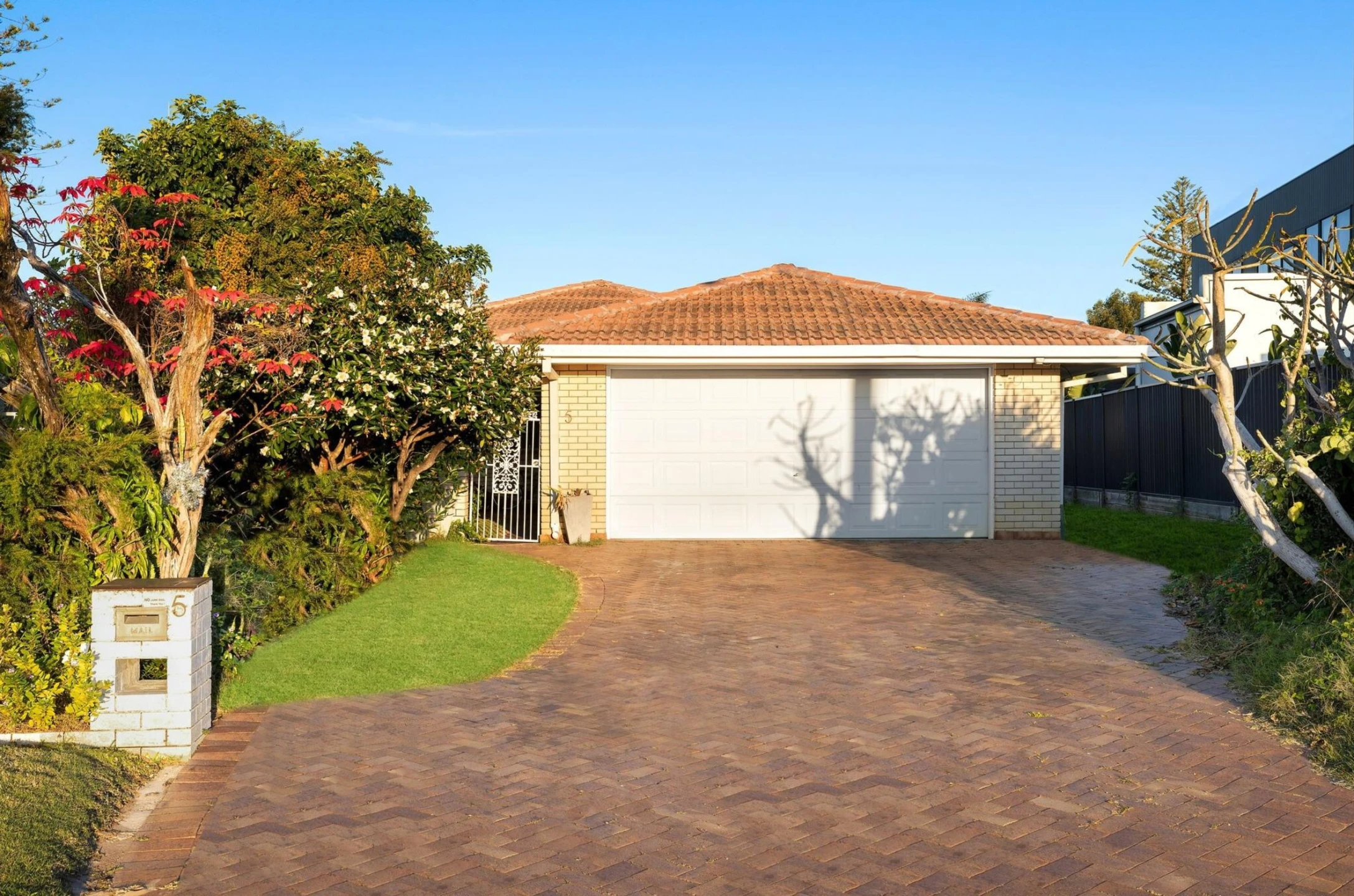 5 Vevey Street, Mermaid Waters QLD 4218, Mermaid Waters - Thumbnail 6