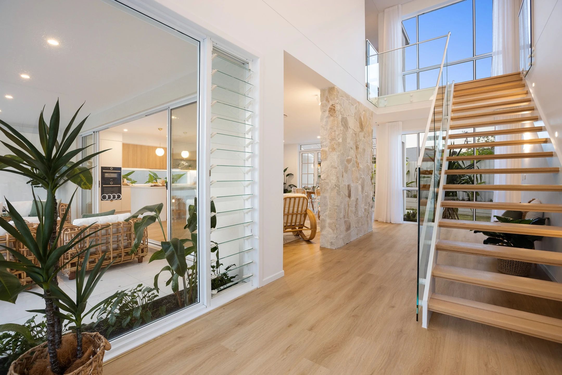 14 Poinciana Crescent, Bundall QLD 4217, Bundall - Thumbnail 6