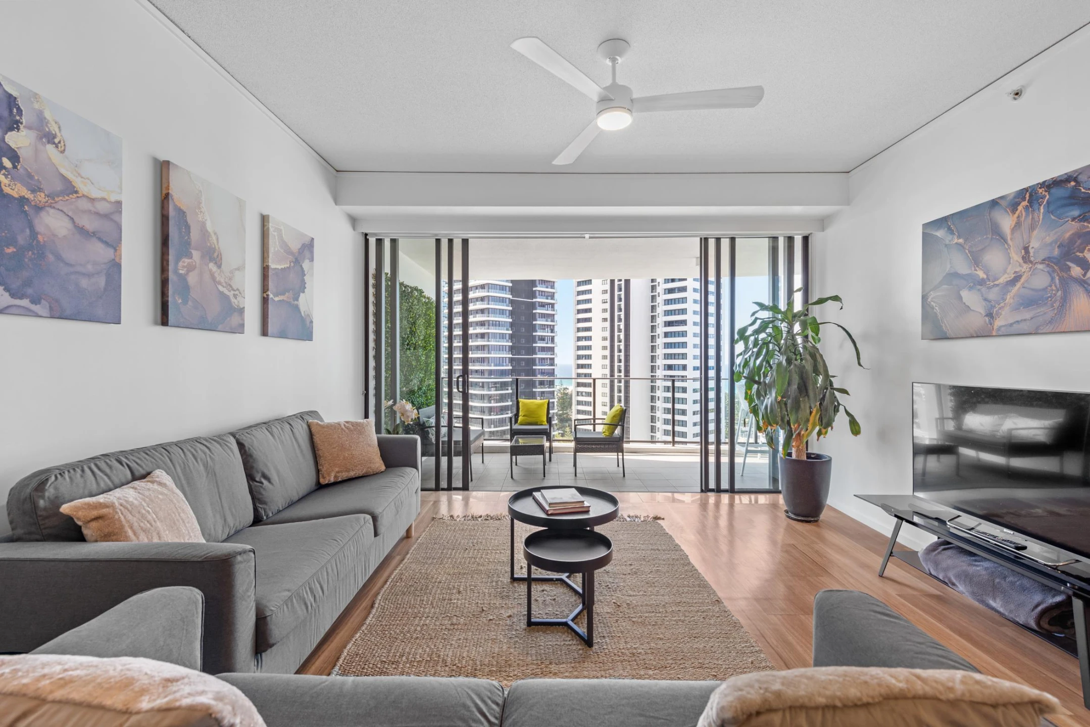 1604 / 22 Surf Parade, Broadbeach QLD 4218, Broadbeach - Thumbnail 2