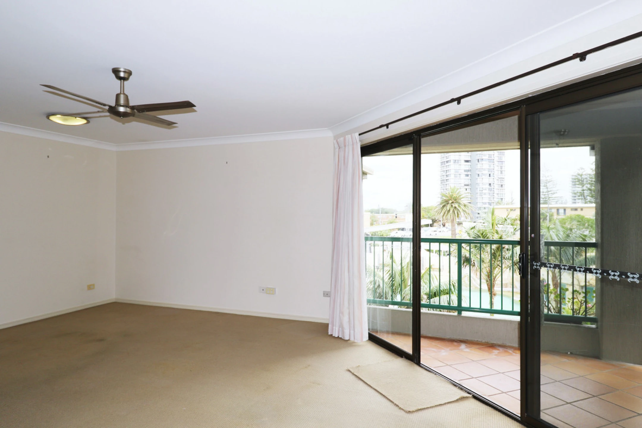 14 / 5 Old Burleigh Road, Surfers Paradise QLD 4217, Surfers Paradise - Thumbnail 3