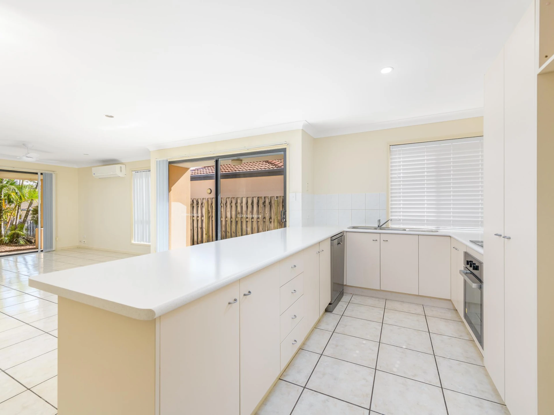 15 / 1-5 Studio Drive, Pacific Pines QLD 4211, Pacific Pines - Thumbnail 2