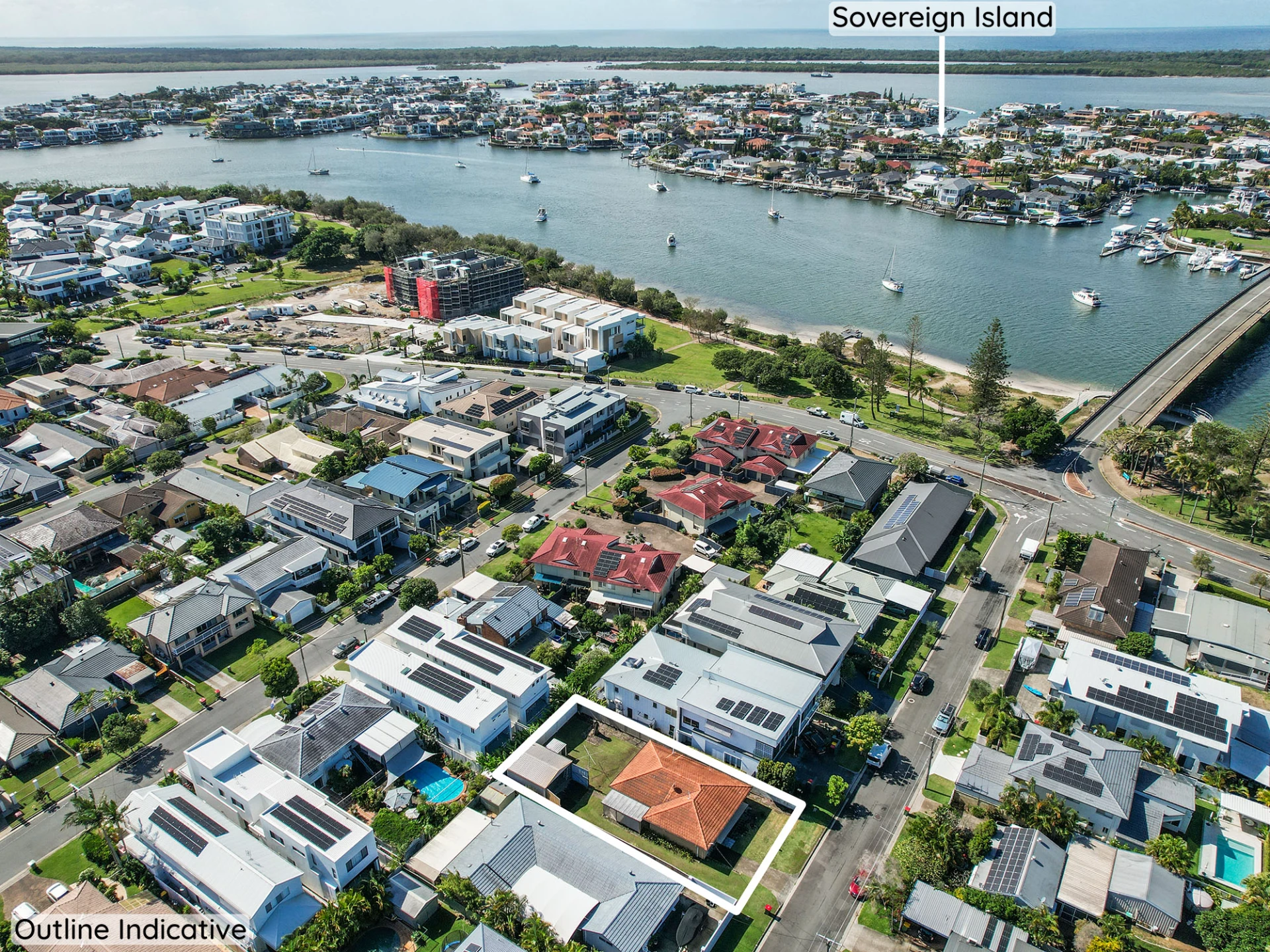 9 Donald Avenue, Paradise Point QLD 4216, Paradise Point - Thumbnail 2