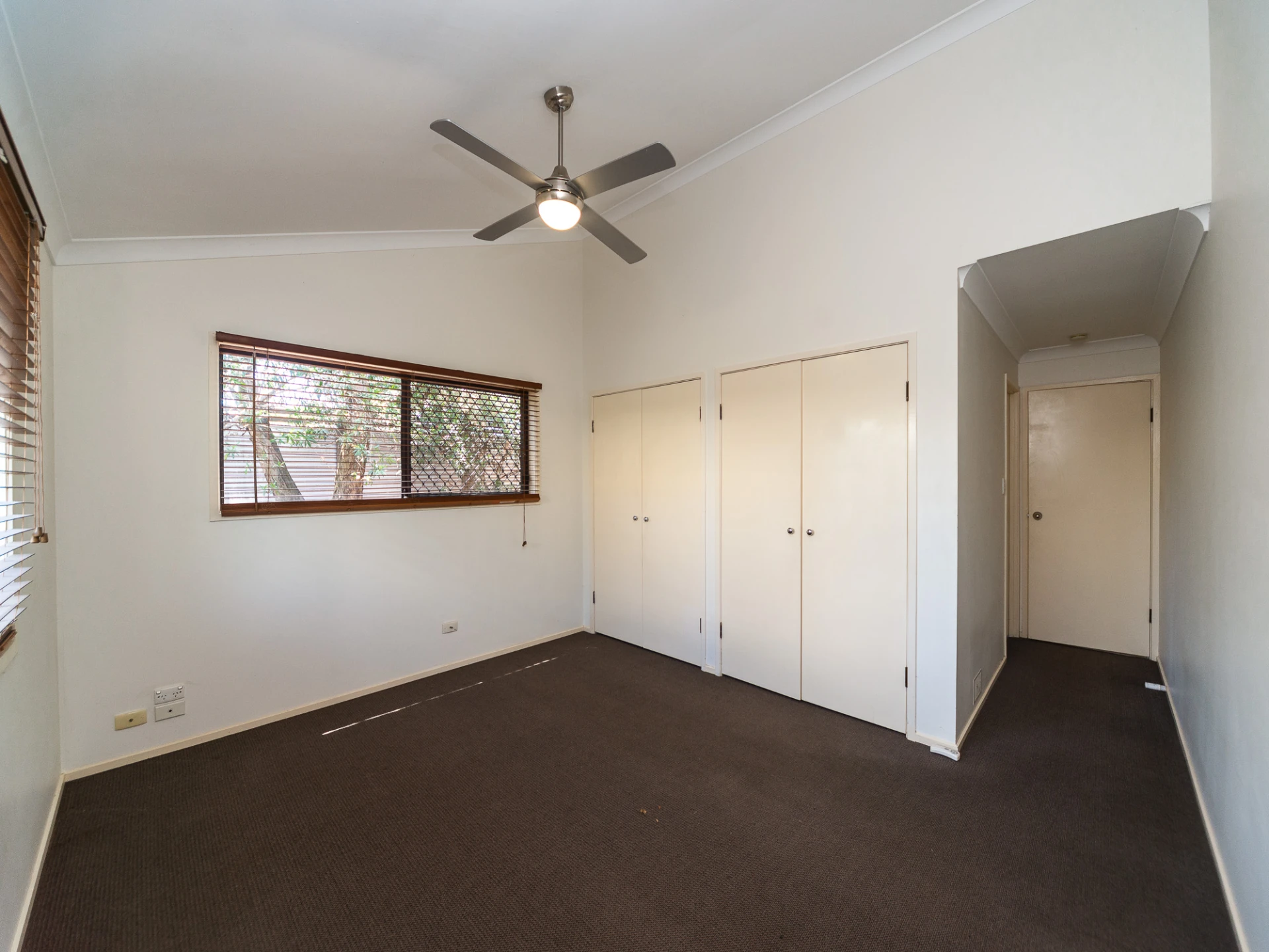 1 / 142 Oxley Drive, Paradise Point QLD 4216, Paradise Point - Thumbnail 5