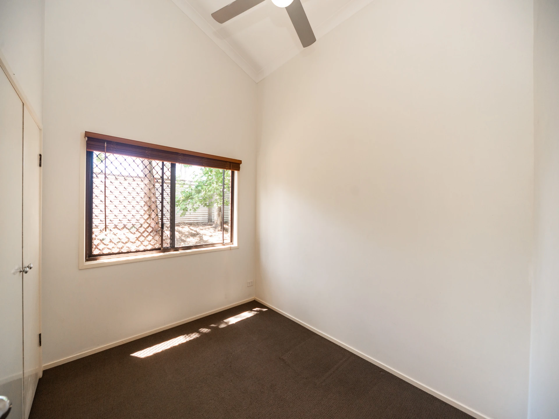 1 / 142 Oxley Drive, Paradise Point QLD 4216, Paradise Point - Thumbnail 7
