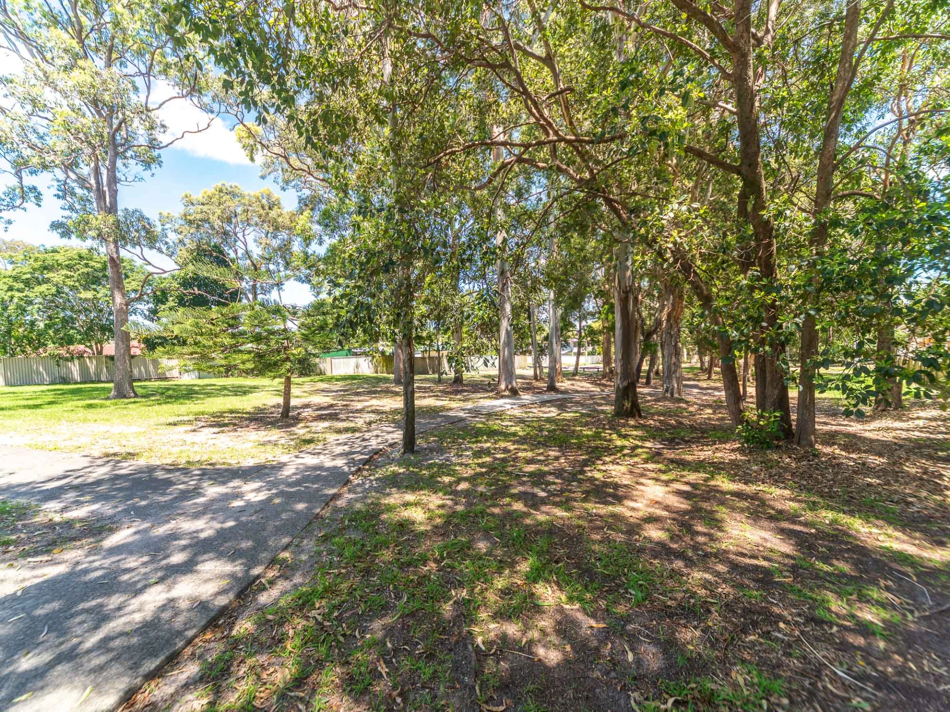 1 / 142 Oxley Drive, Paradise Point QLD 4216, Paradise Point - Thumbnail 3