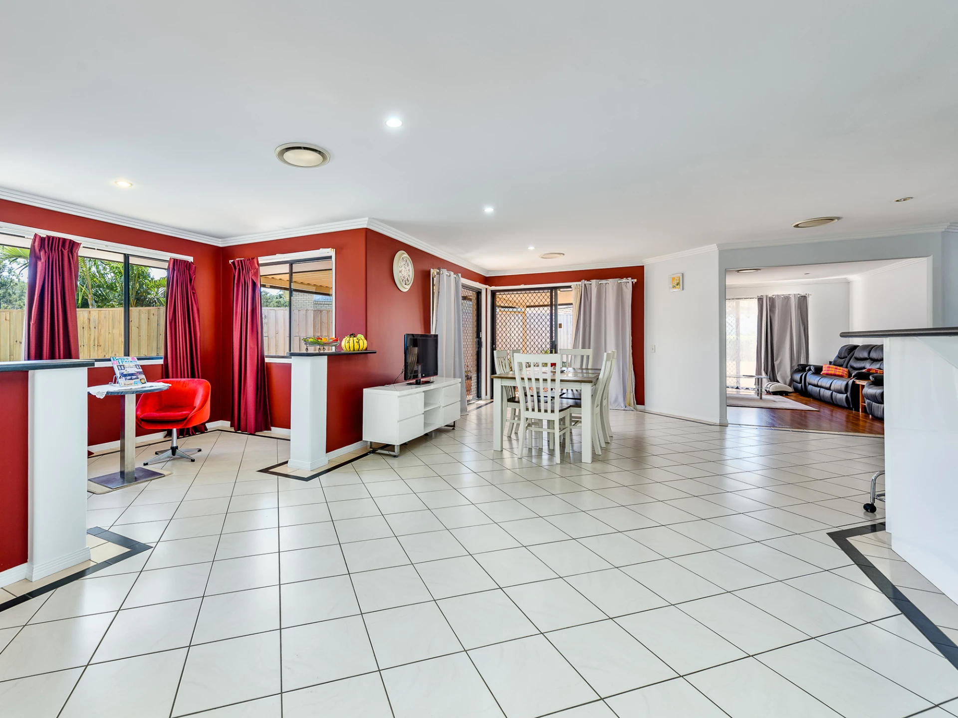 16 Wattlebrush Grove, Molendinar QLD 4214, Molendinar - Thumbnail 8
