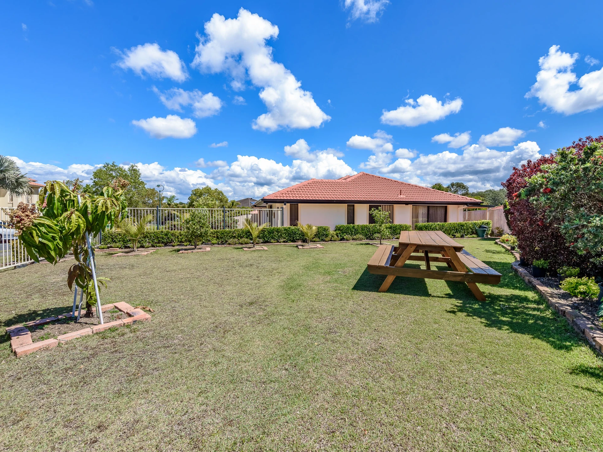 16 Wattlebrush Grove, Molendinar QLD 4214, Molendinar - Thumbnail 4