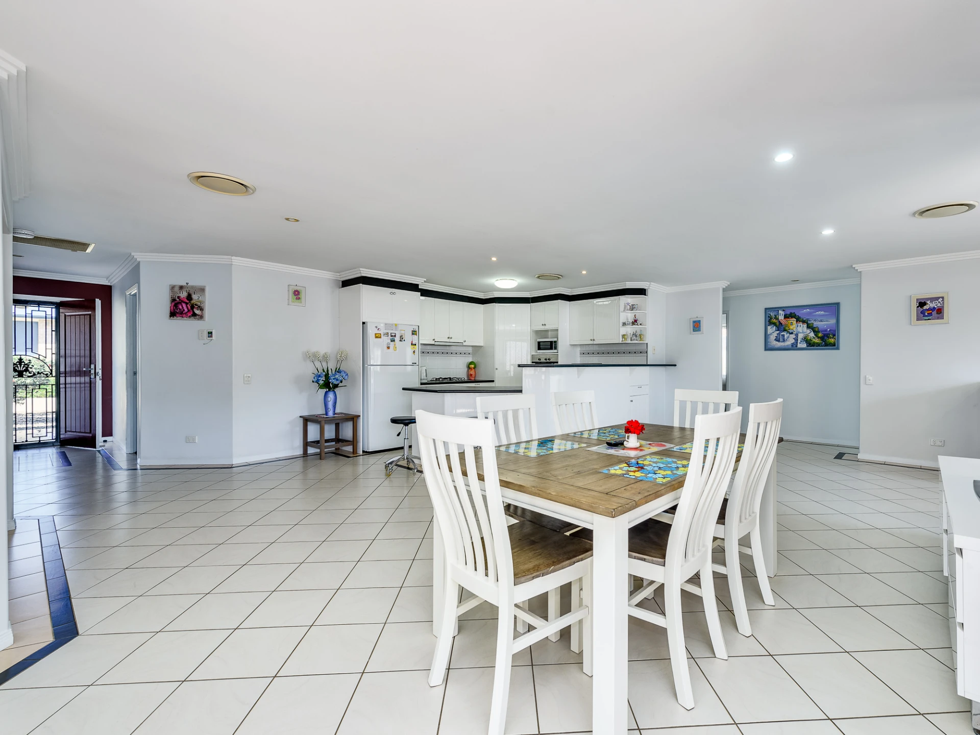 16 Wattlebrush Grove, Molendinar QLD 4214, Molendinar - Thumbnail 6